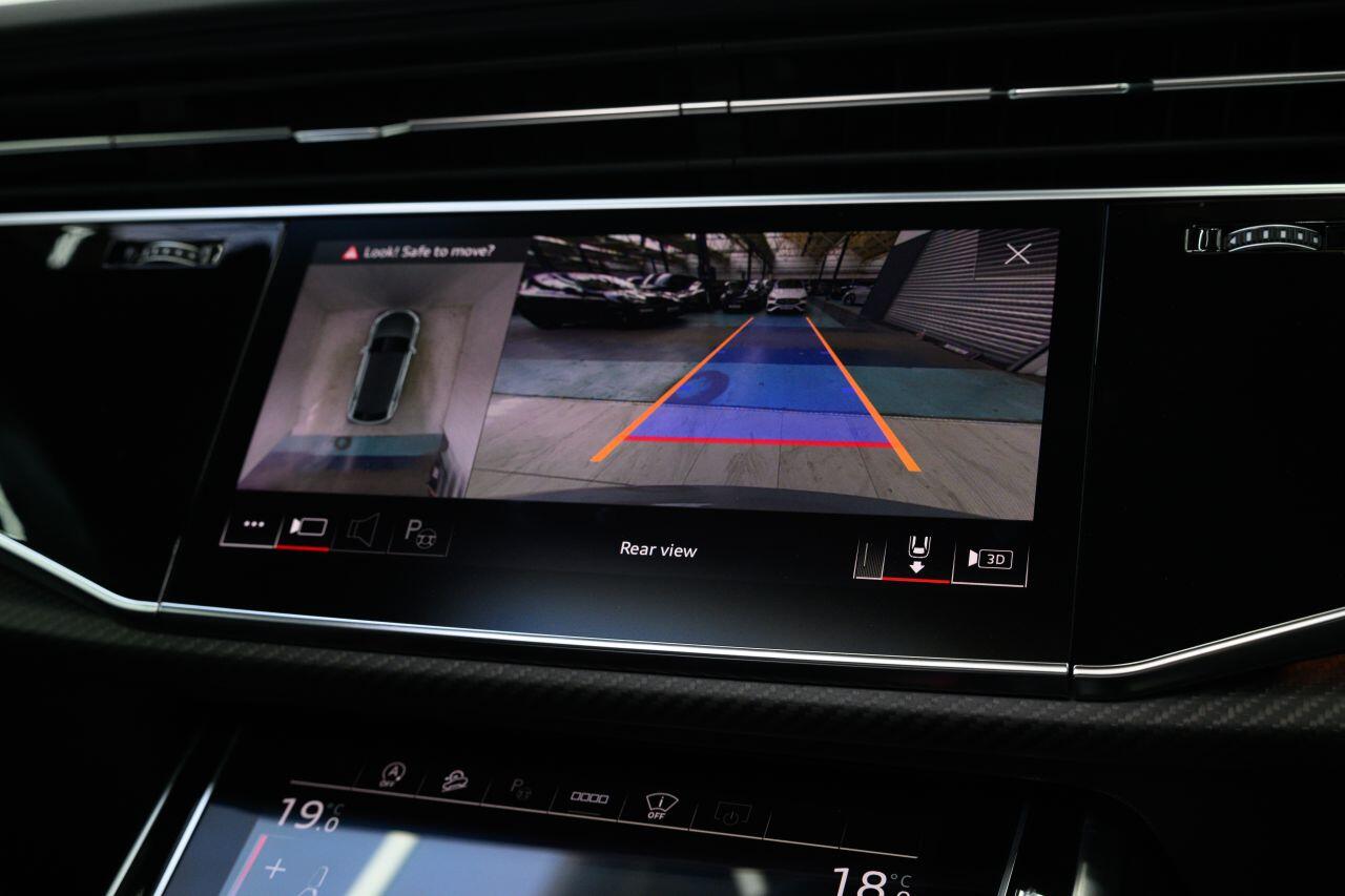 Audi RS Q8 view 61