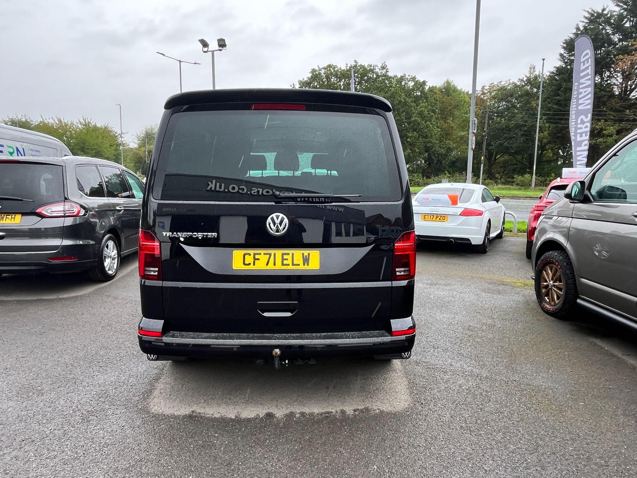 Volkswagen Transporter view 3