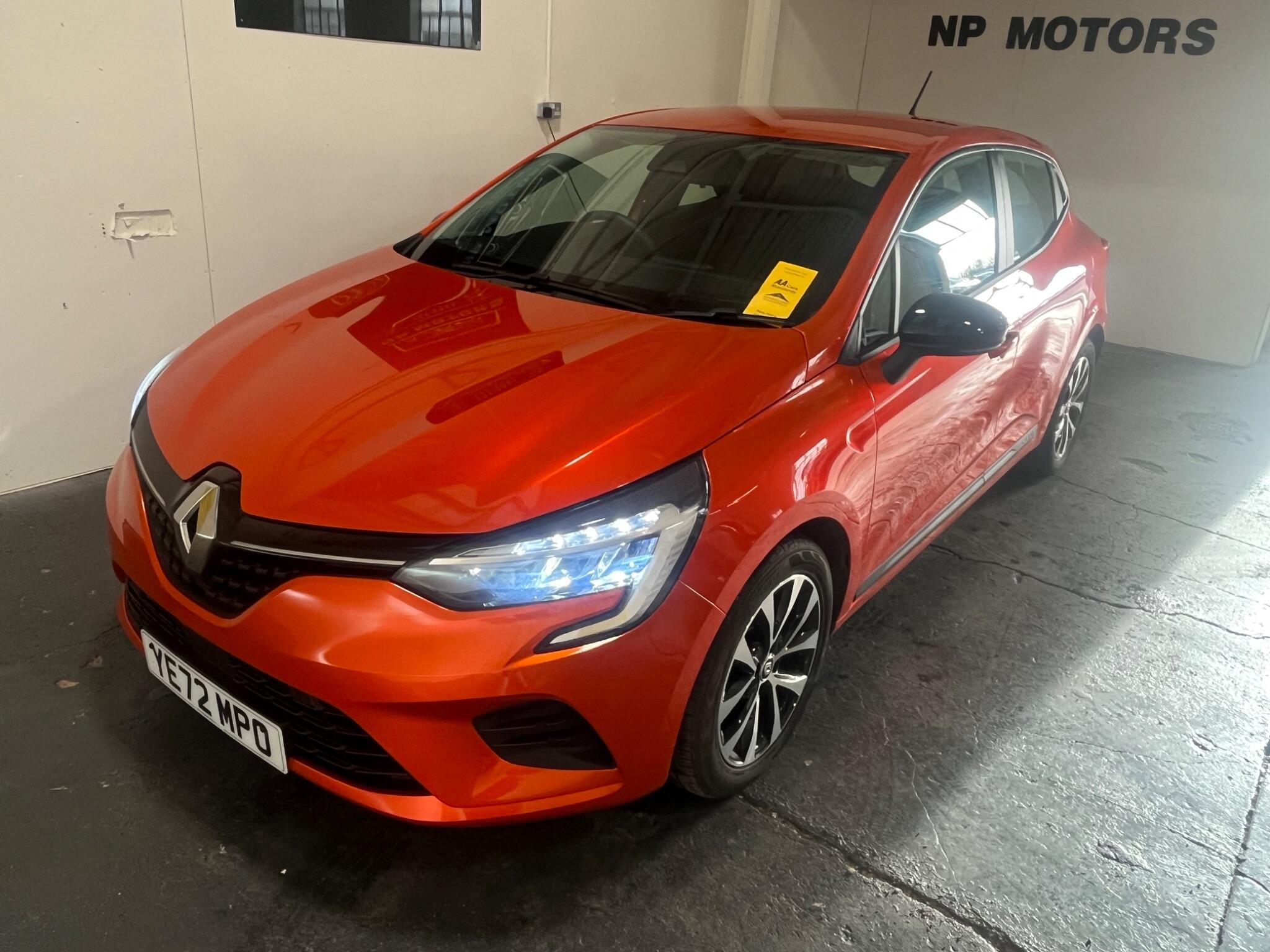 2022 Renault Clio 1.6 E-TECH Evolution Auto Euro 6 (s/s) 5dr • 33,021 miles image 3