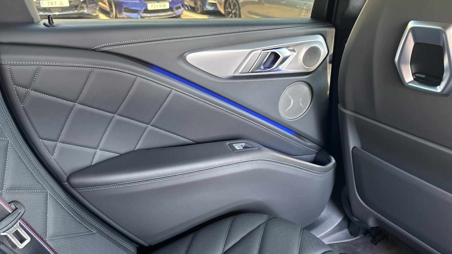 BMW XM view 72