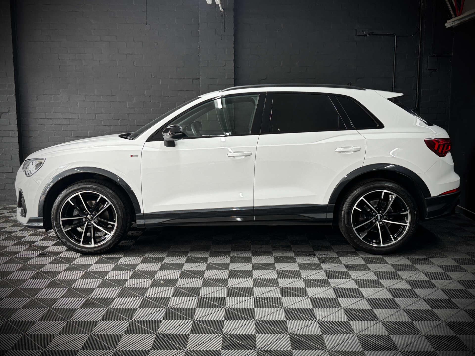 Audi Q3 view 15