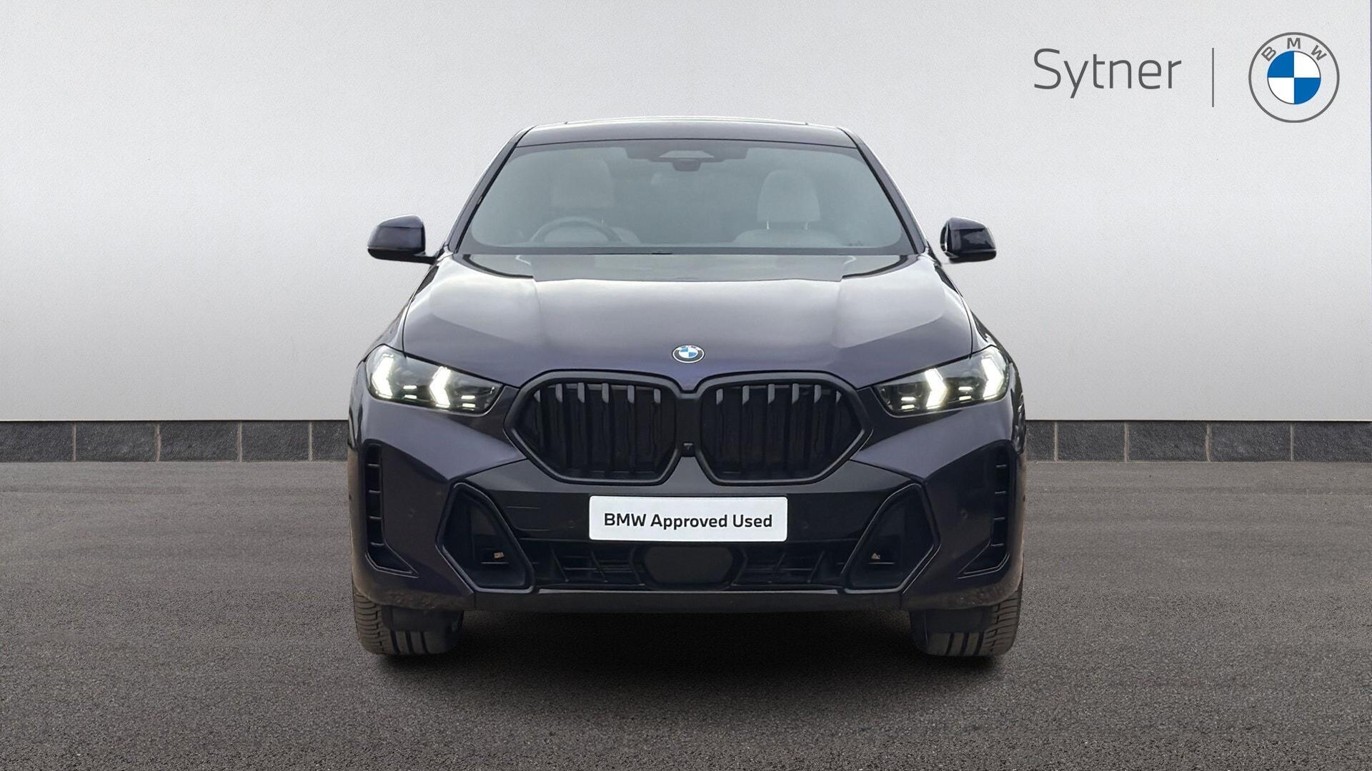 BMW X6 view 16