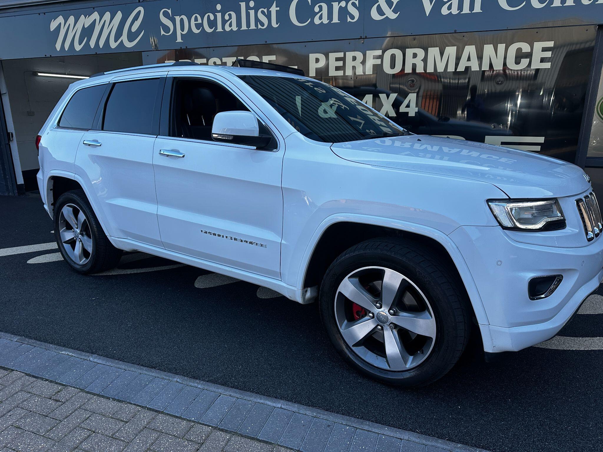 Jeep Grand Cherokee main image