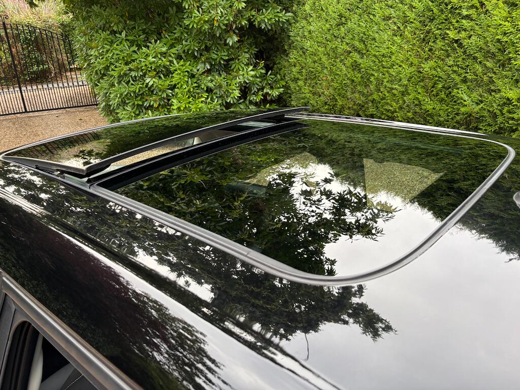 Mini Hatch view 28