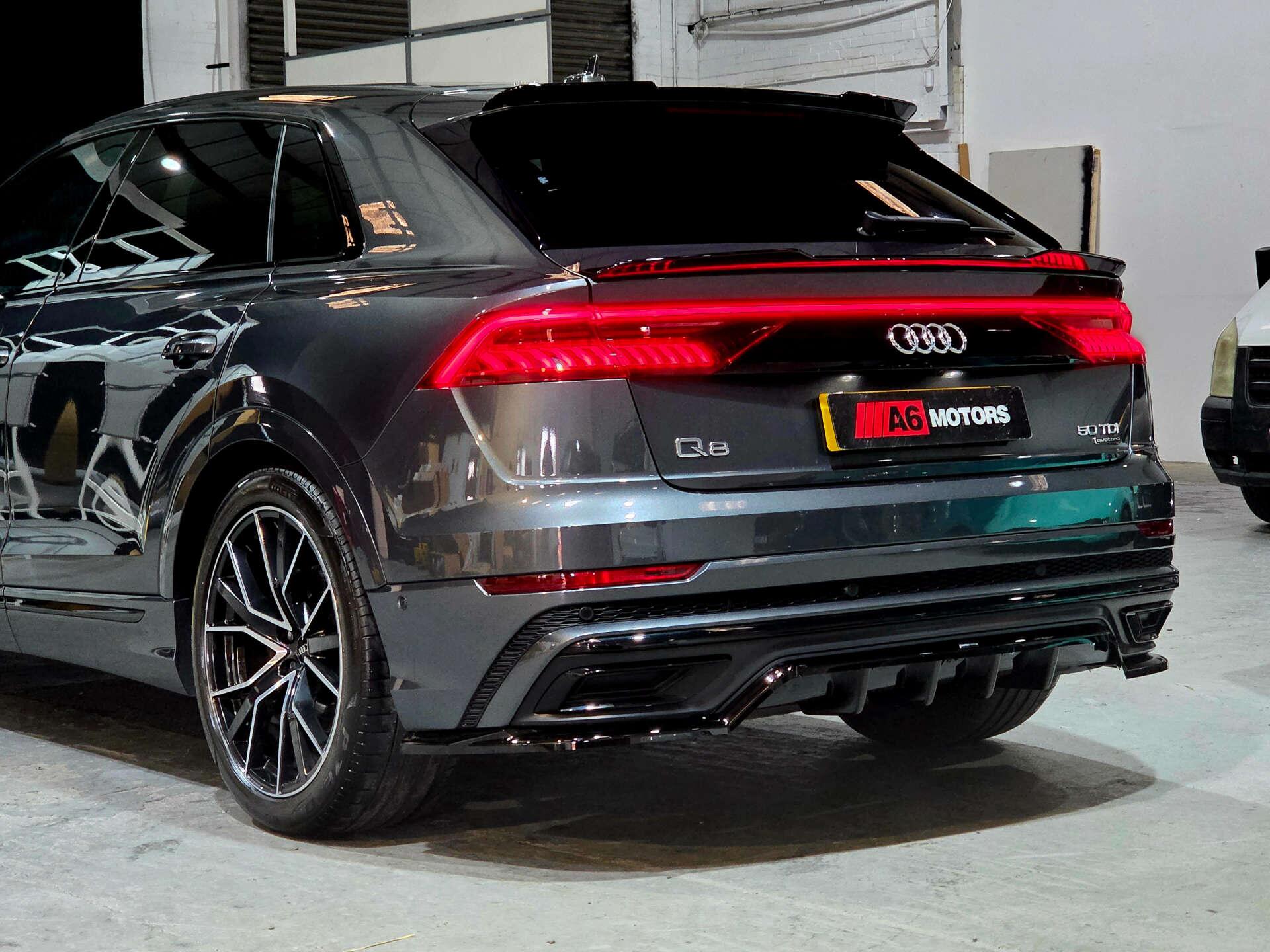 Audi Q8 view 16
