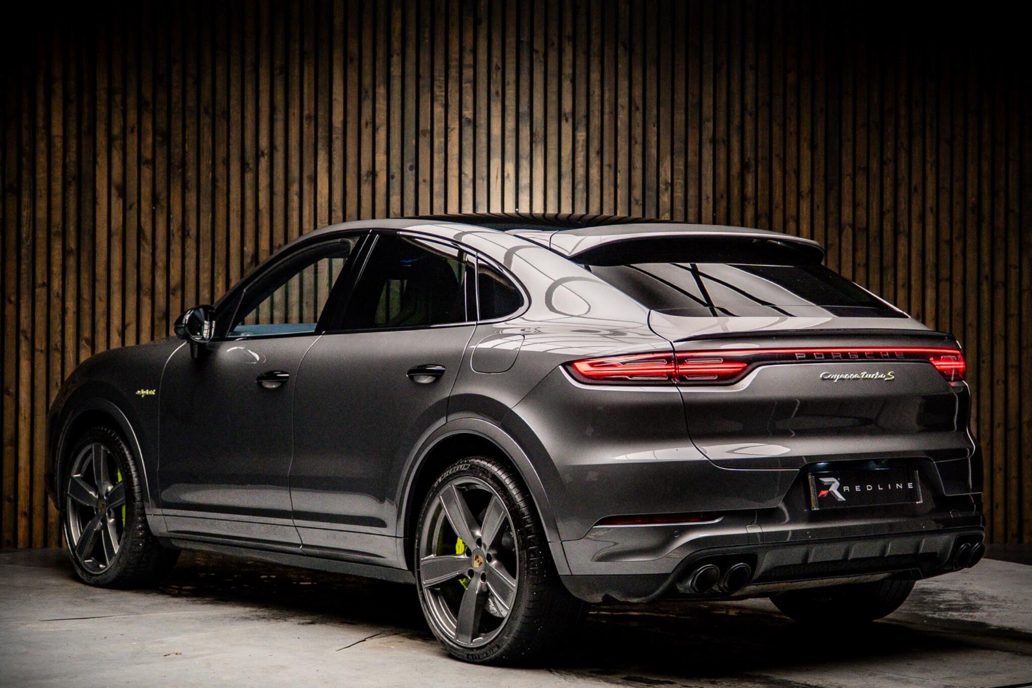 Porsche Cayenne view 3