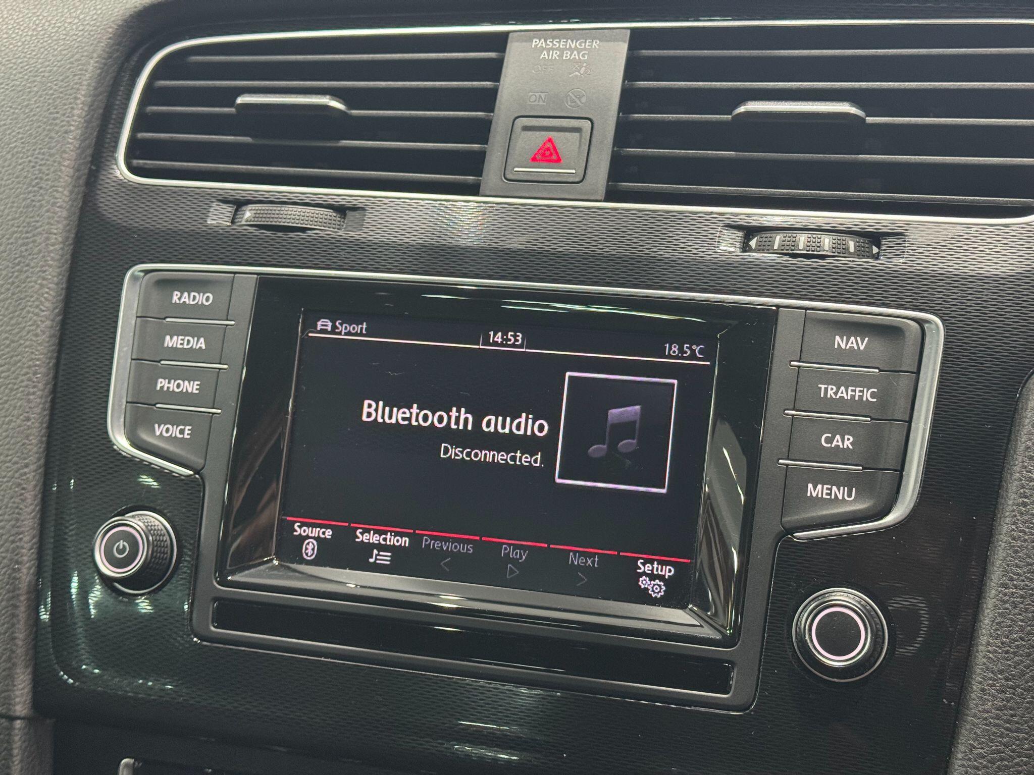 Volkswagen Golf view 24