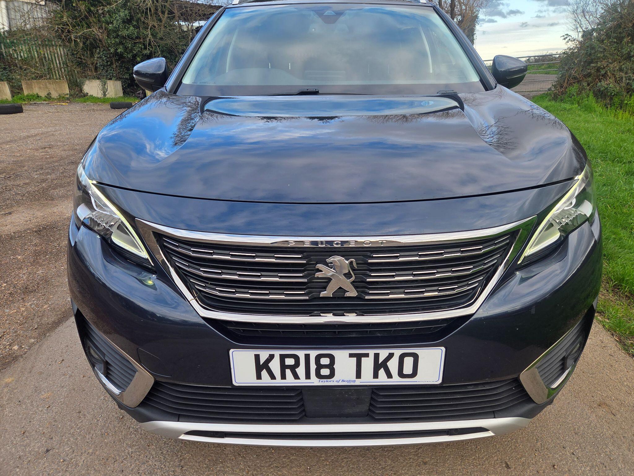 Peugeot 5008 view 2