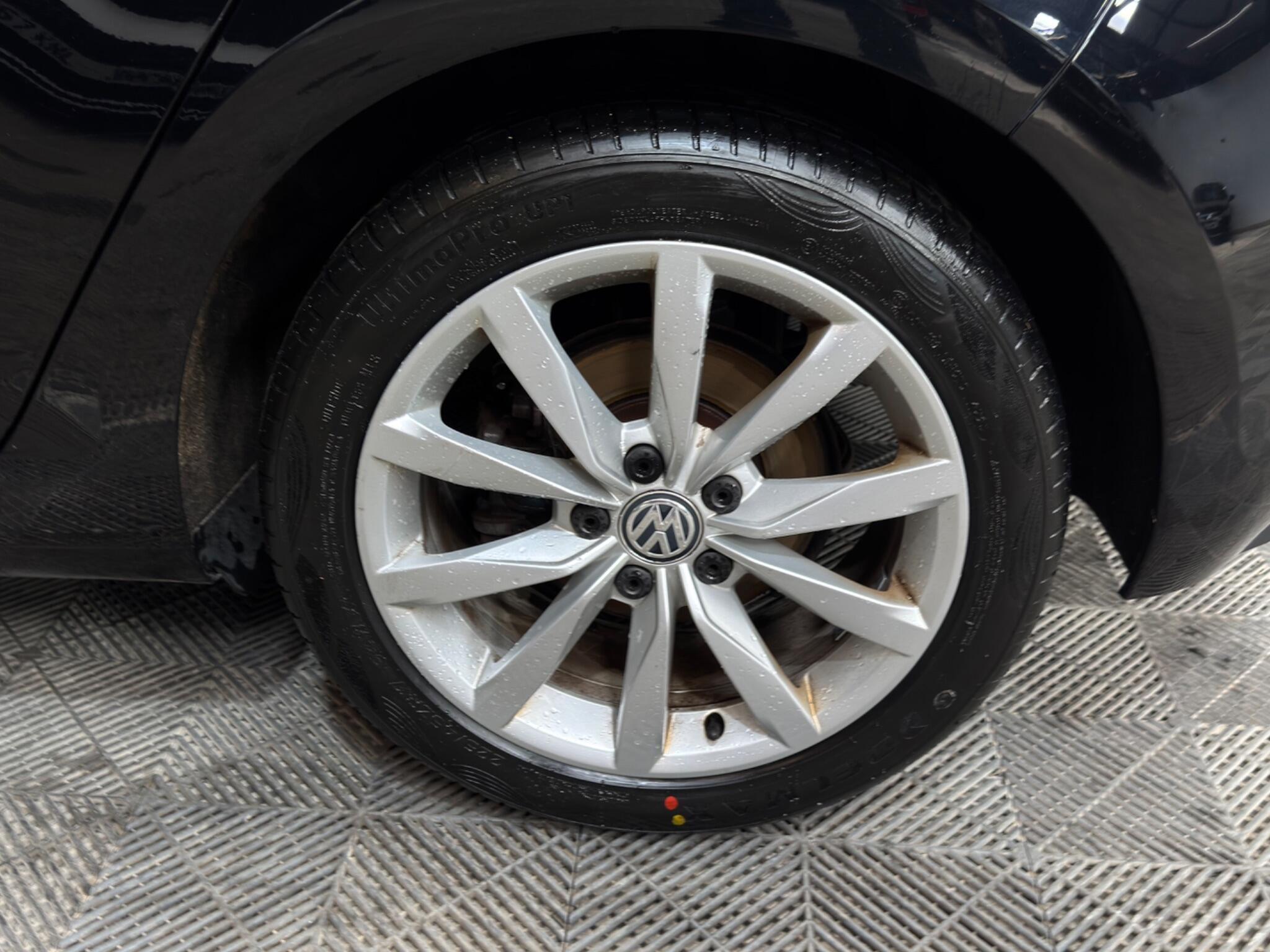 Volkswagen Golf view 59