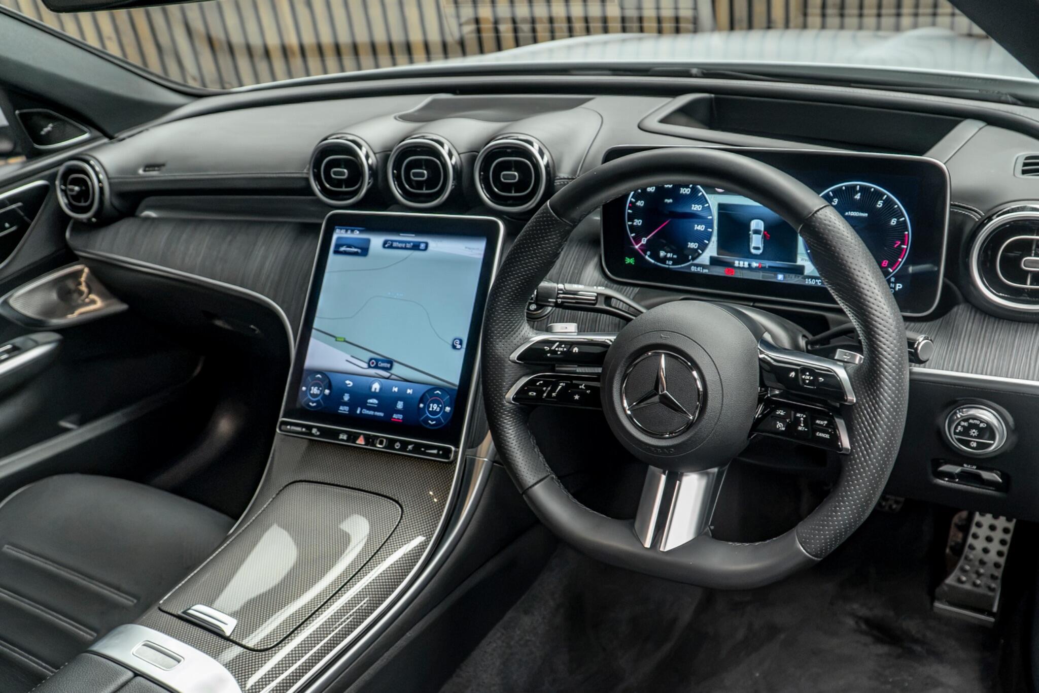Mercedes-Benz C-Class view 23
