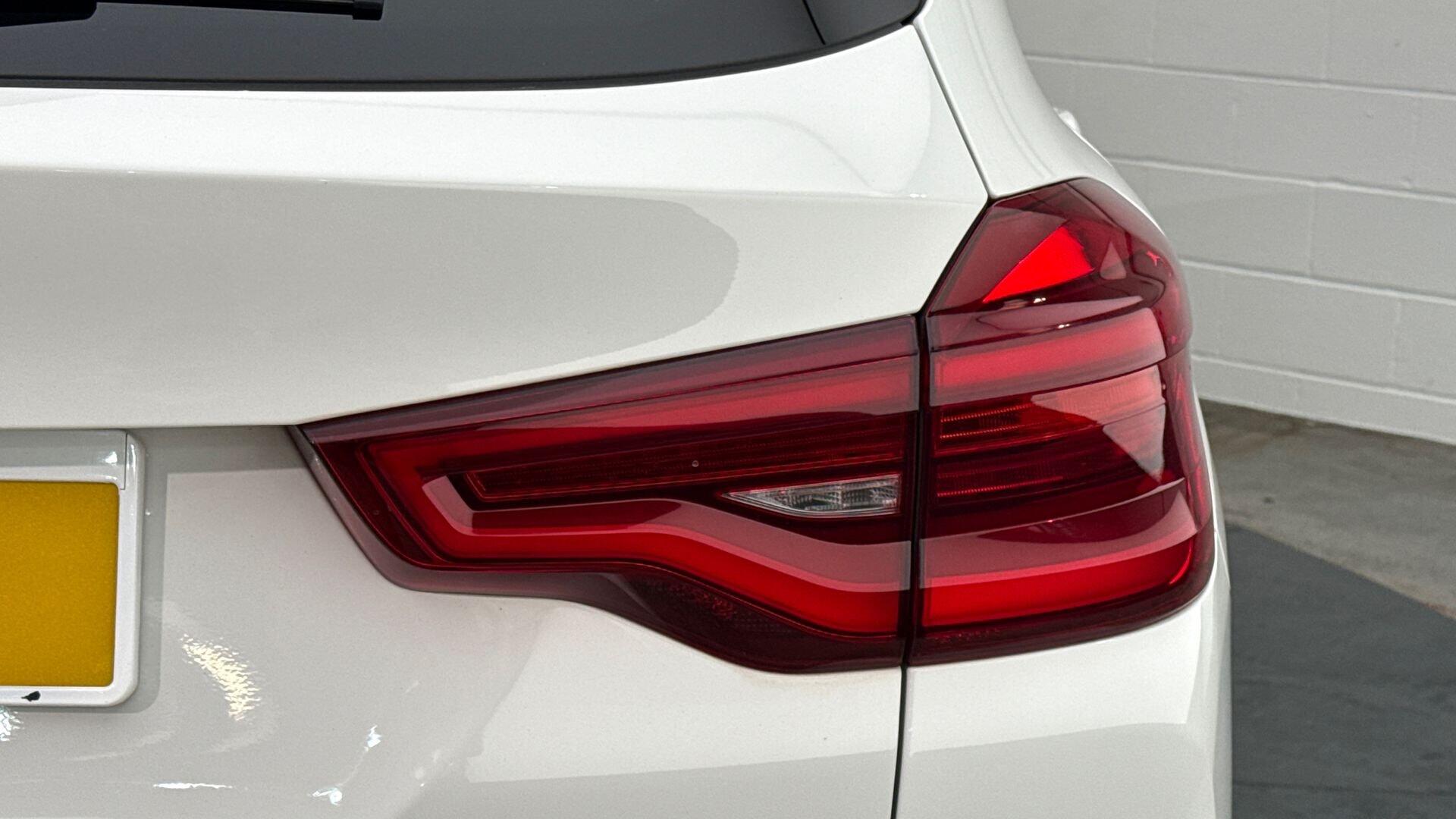 BMW X3 view 22