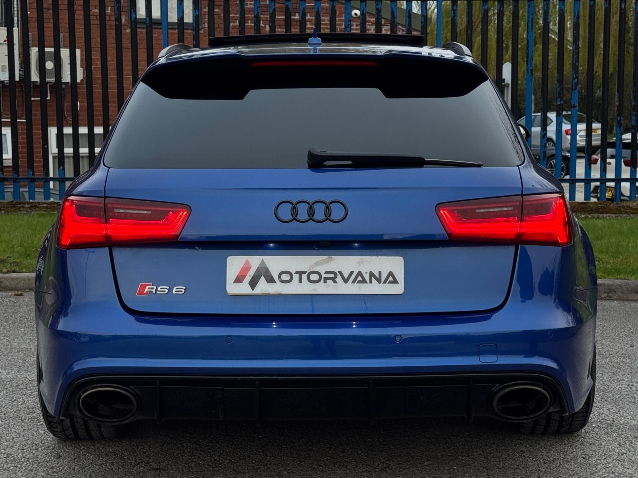 Audi RS6 view 18