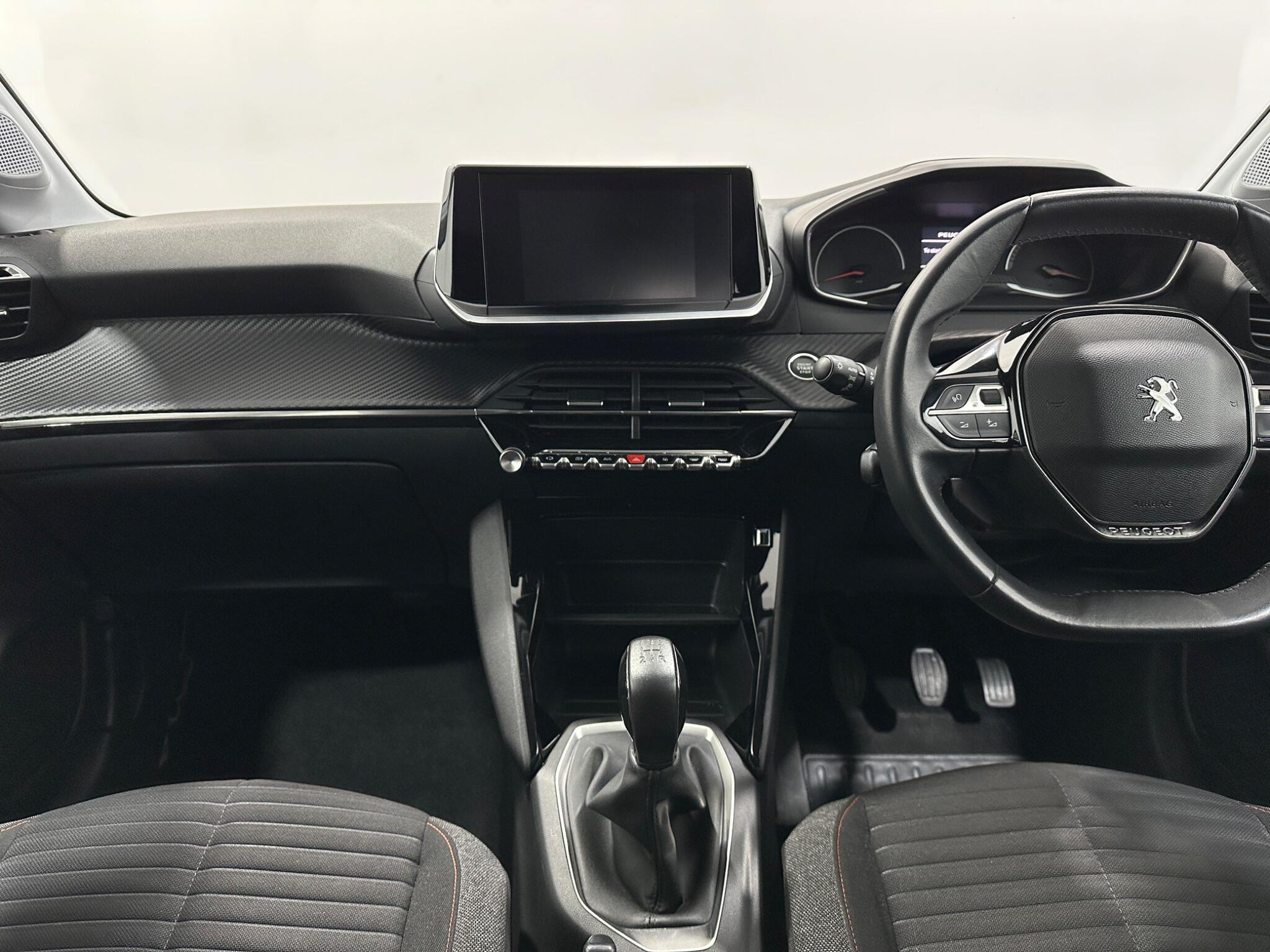 Peugeot 208 view 19