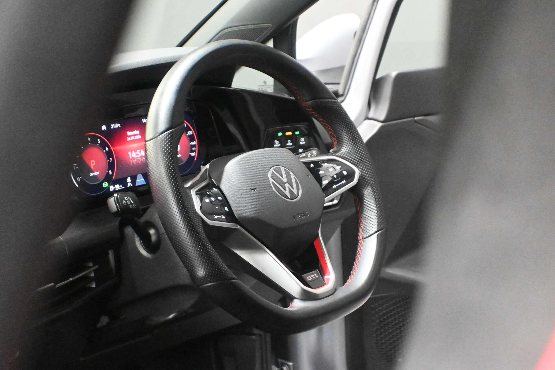 Volkswagen Golf view 4
