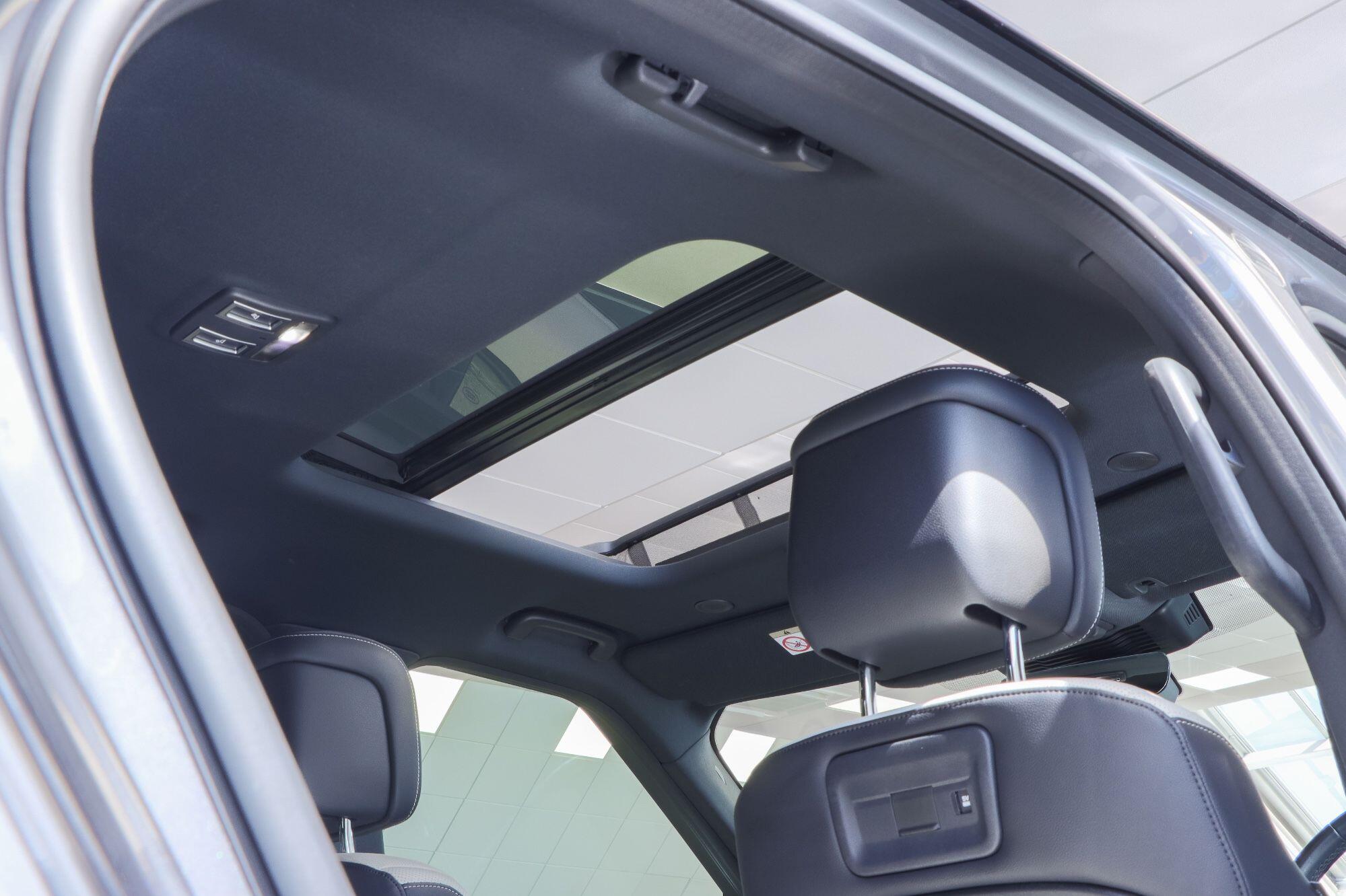 Land Rover Discovery view 20