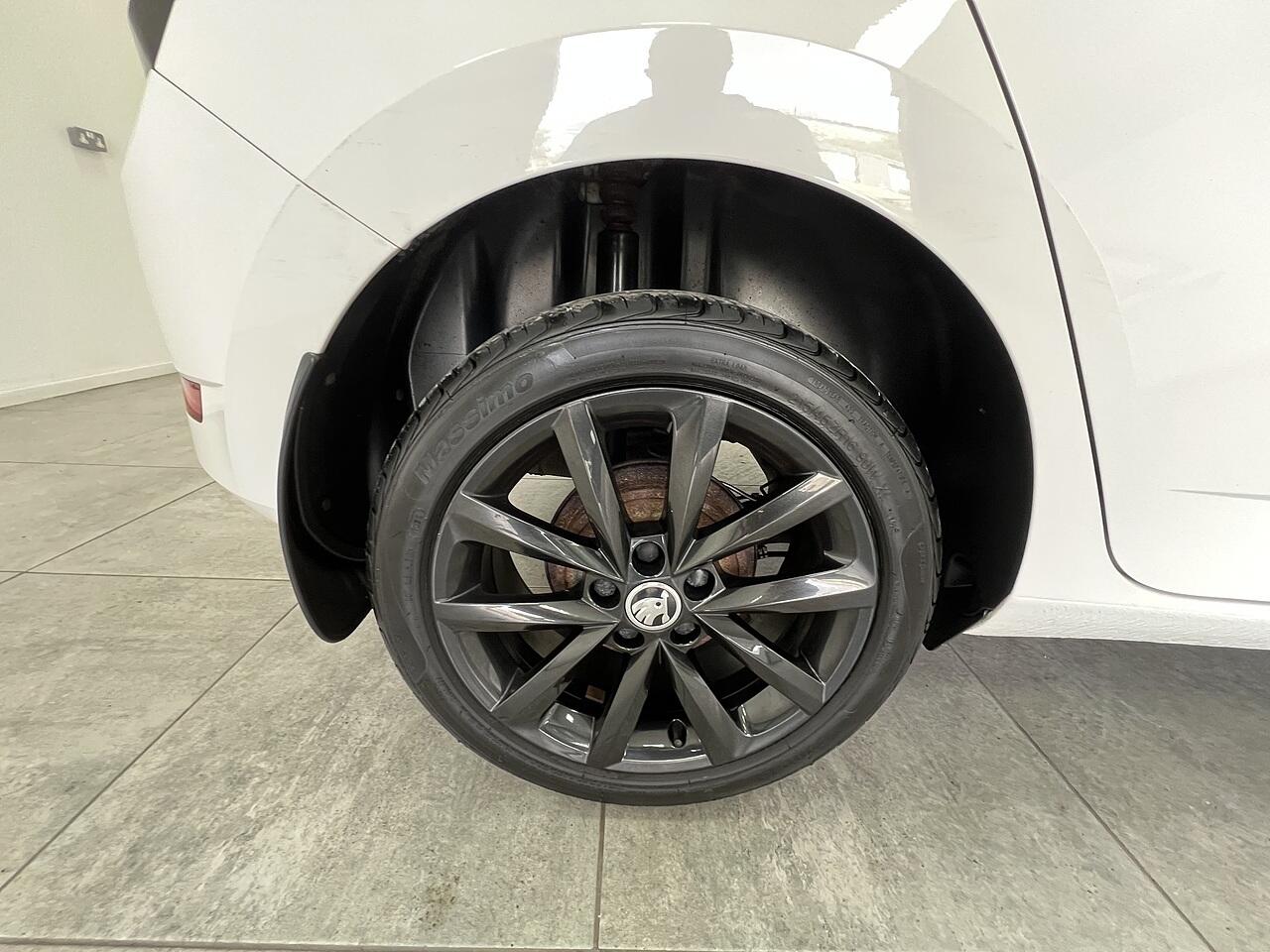 Skoda Fabia view 21