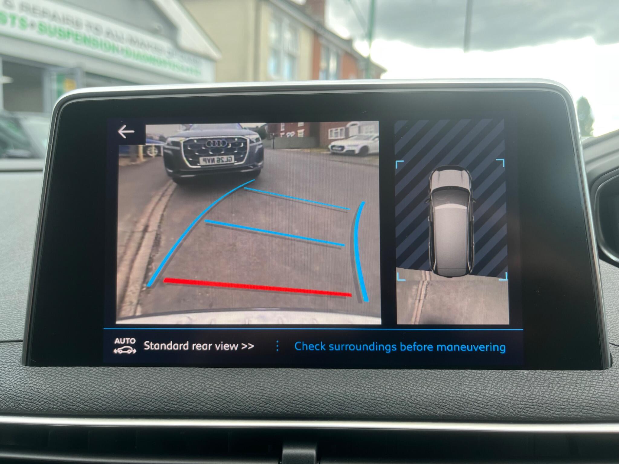 Peugeot 5008 view 11