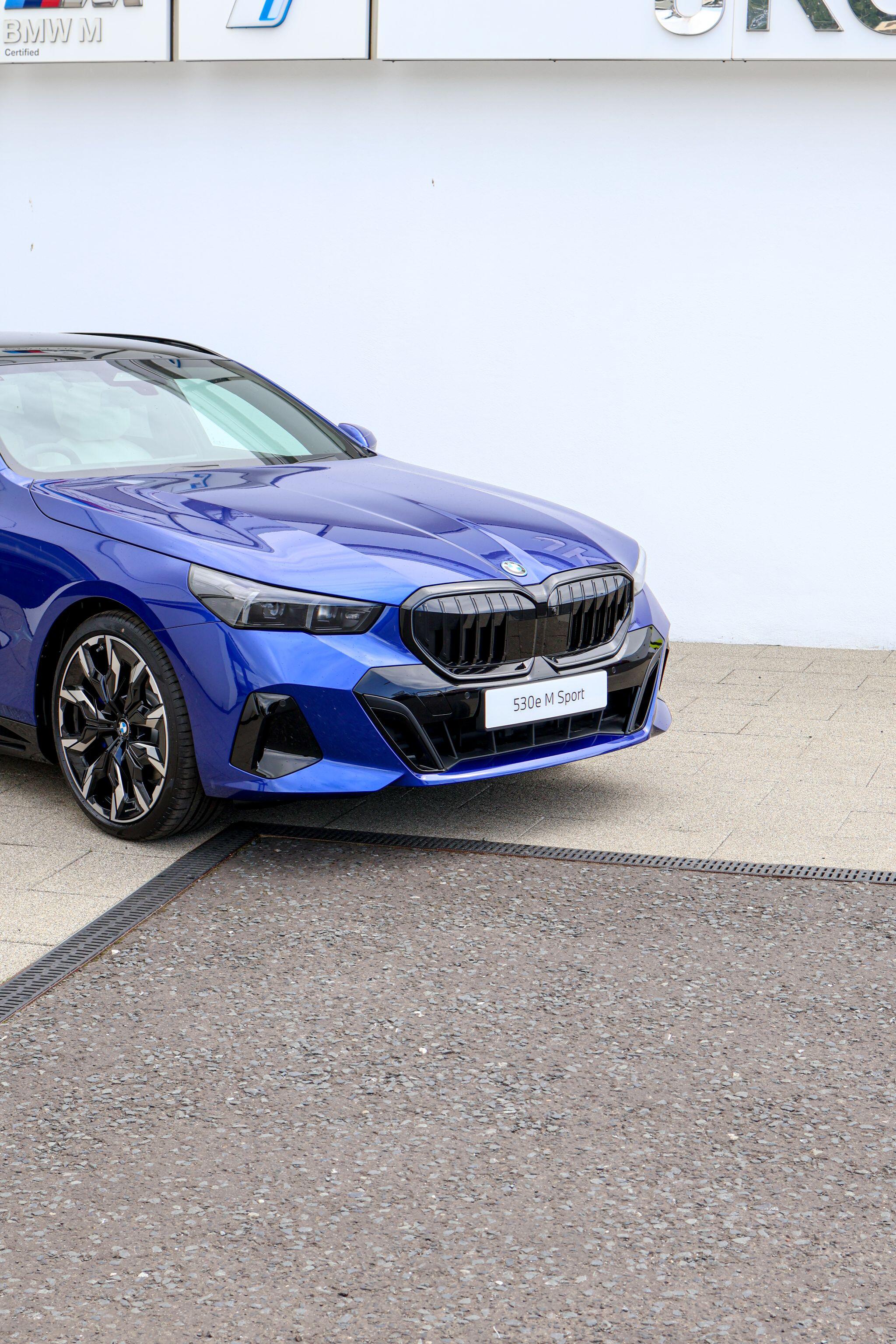 BMW 5 Series view 5