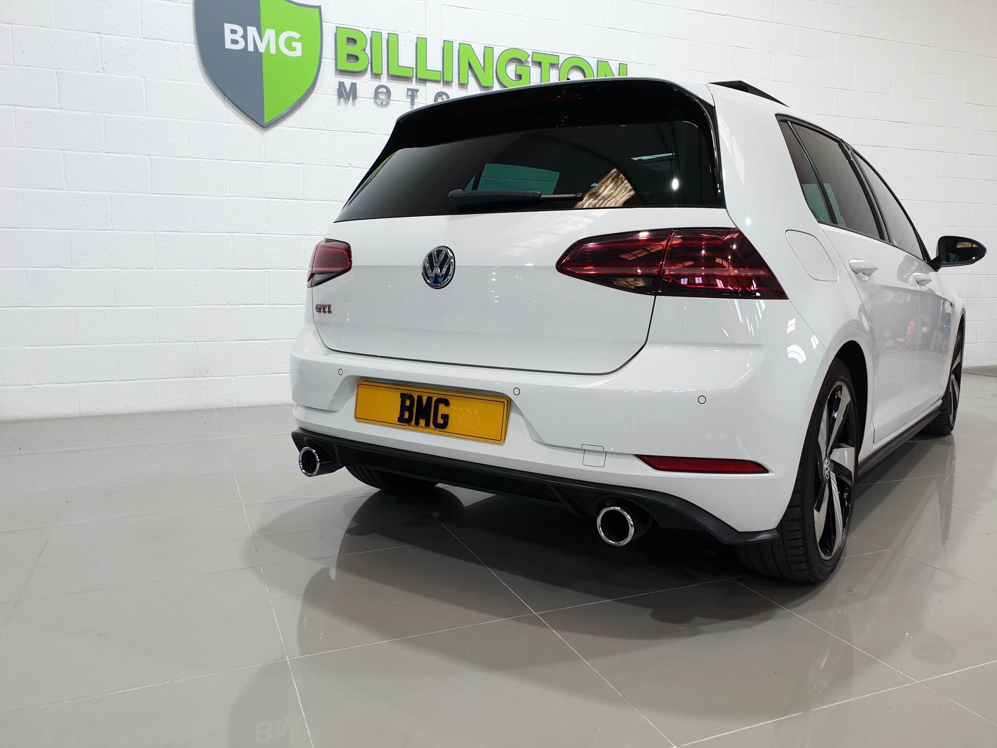 Volkswagen Golf view 18