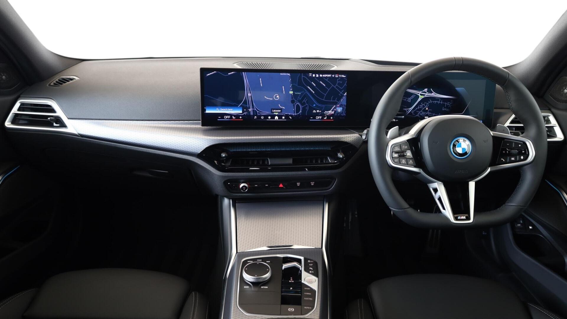 BMW 3 Series view 4