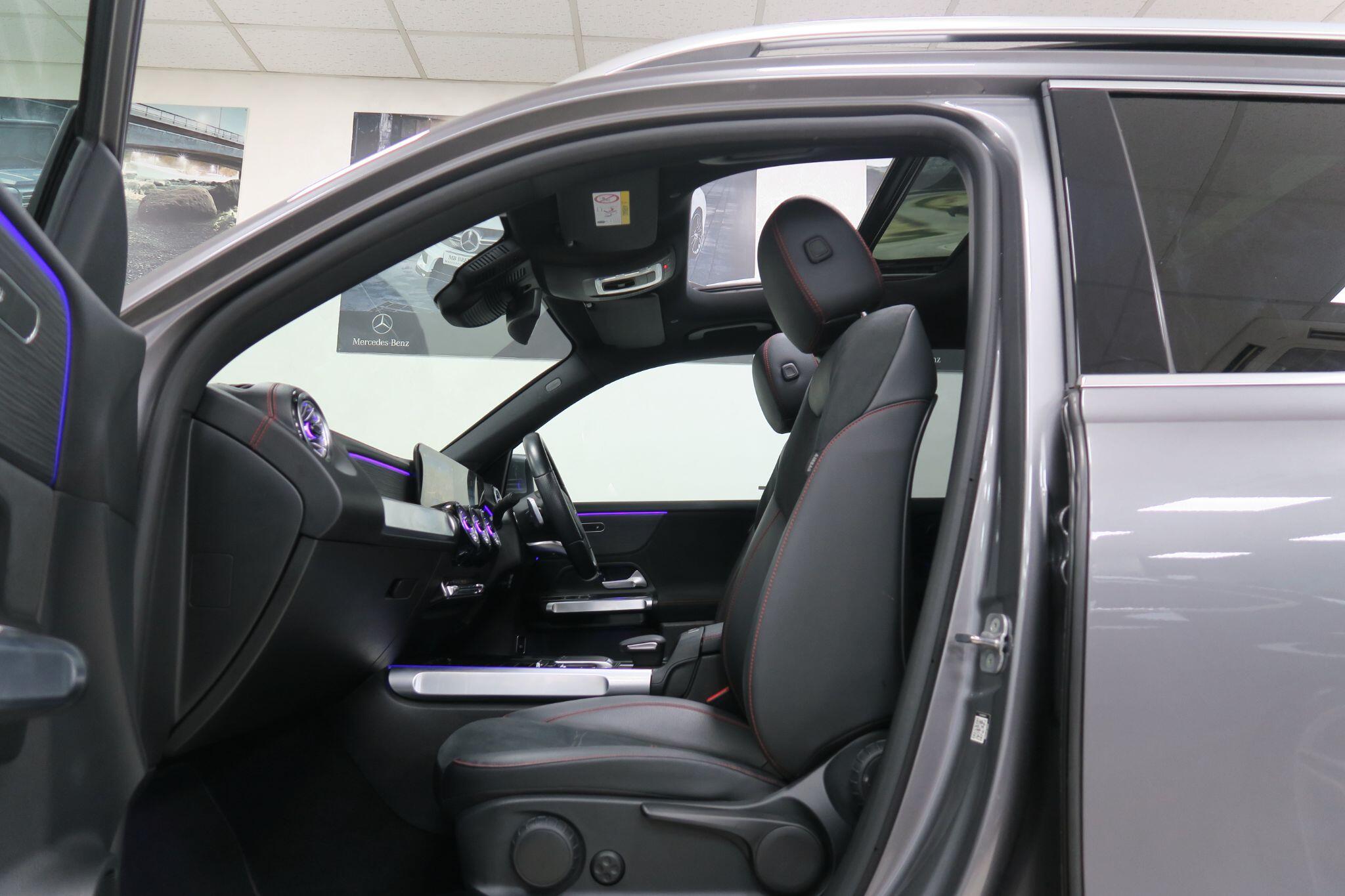 Mercedes-Benz EQB view 10