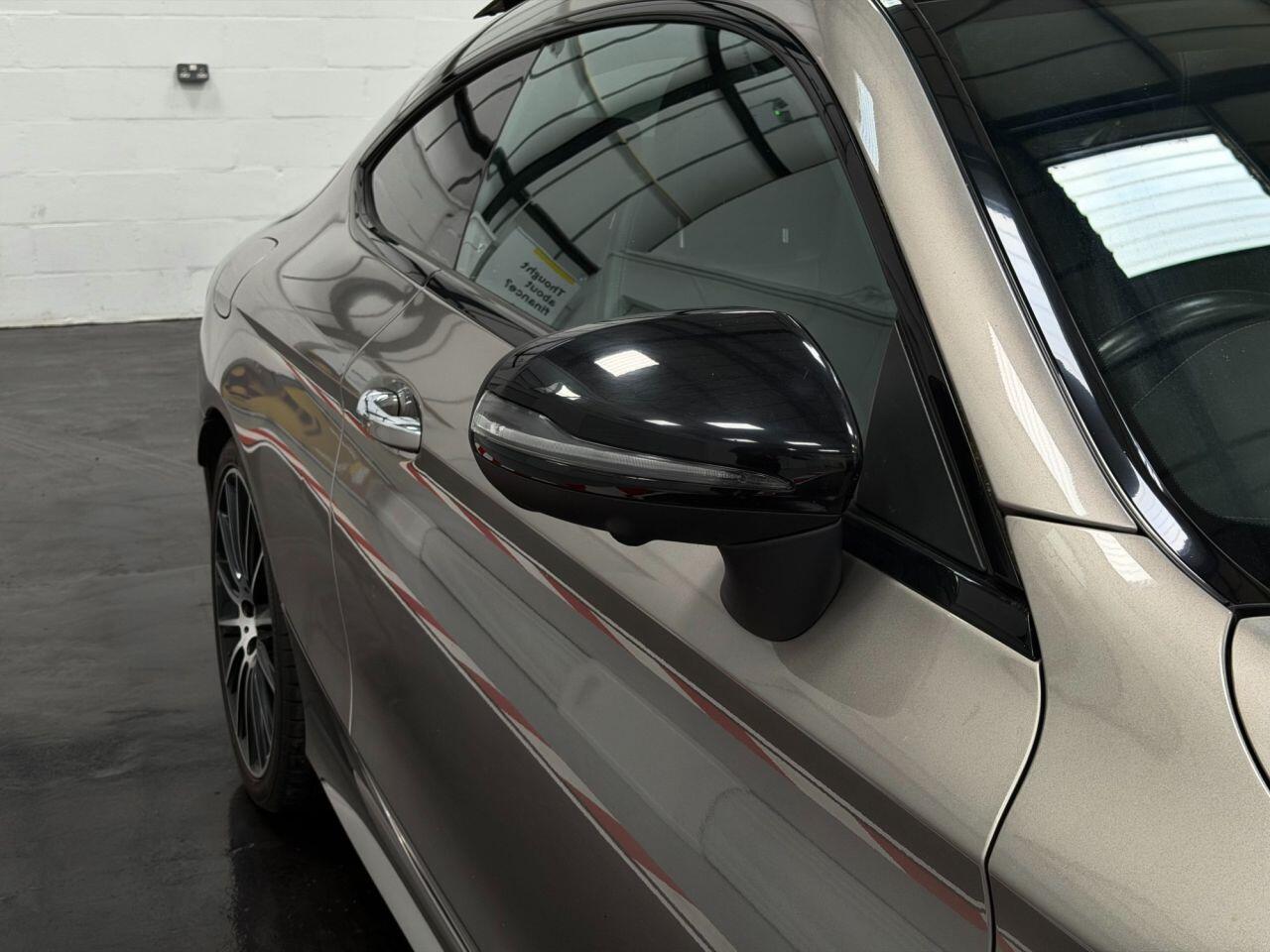 Mercedes-Benz C Class view 24