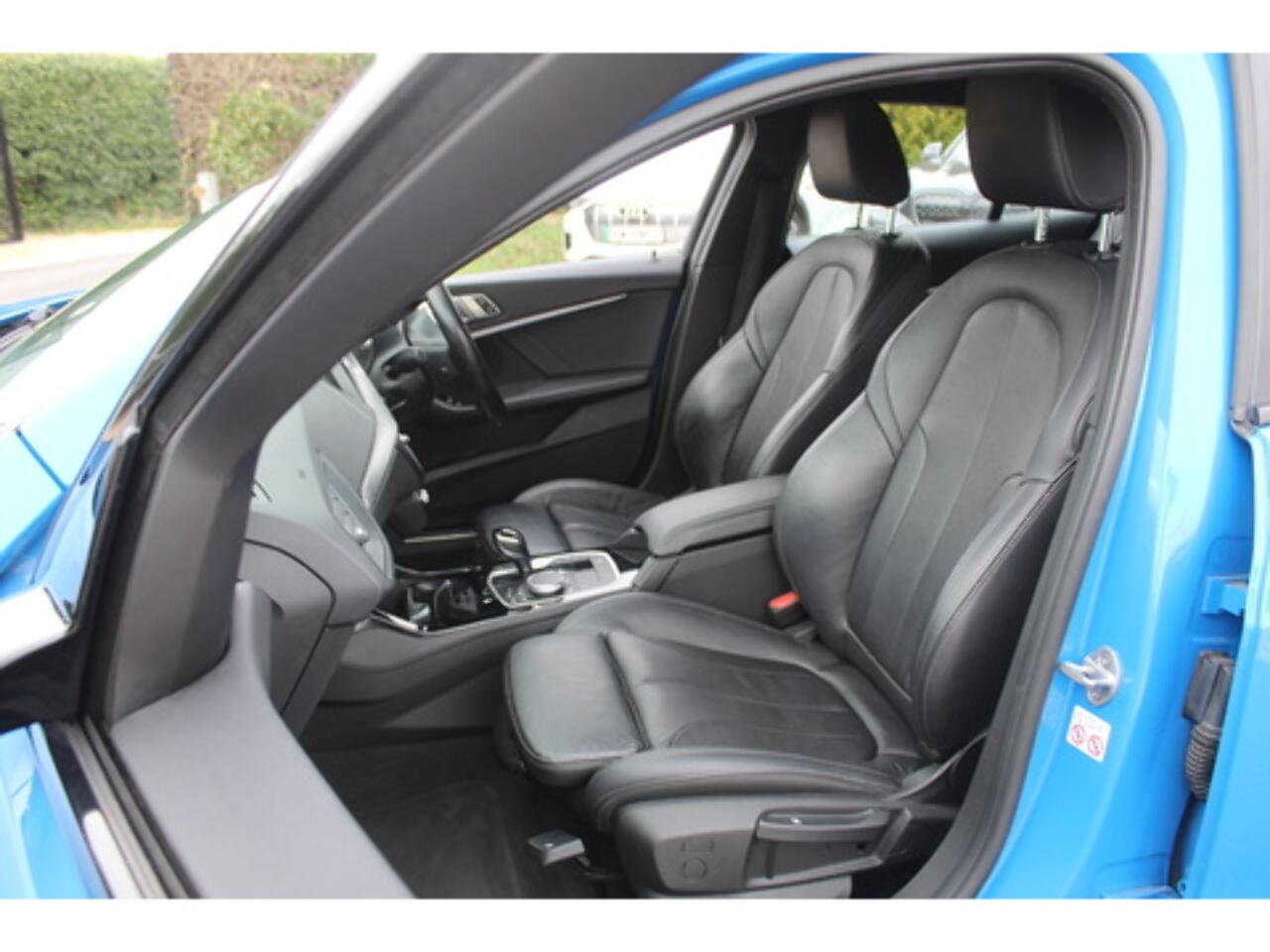 BMW 1 Series view 16