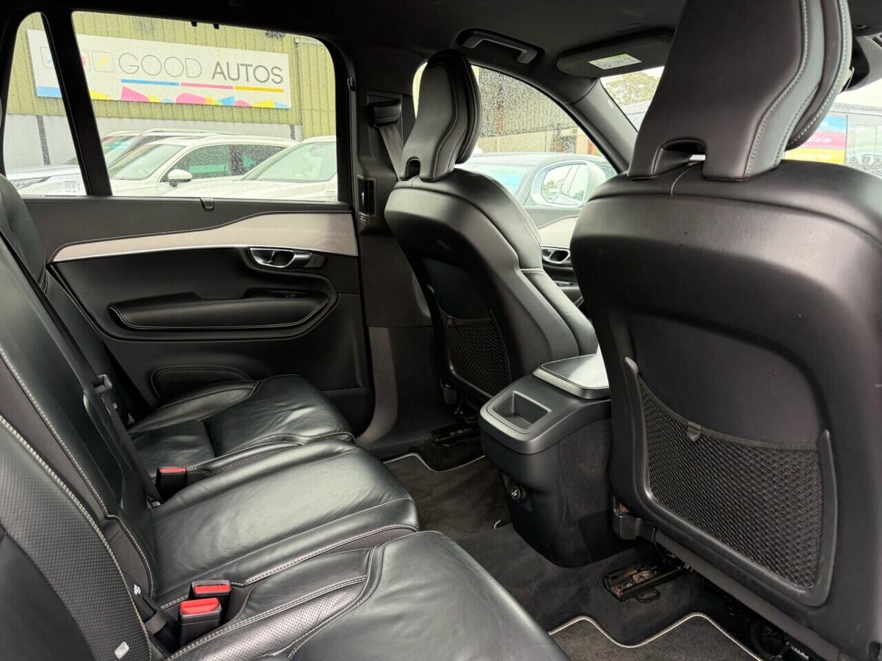 Volvo XC90 view 22