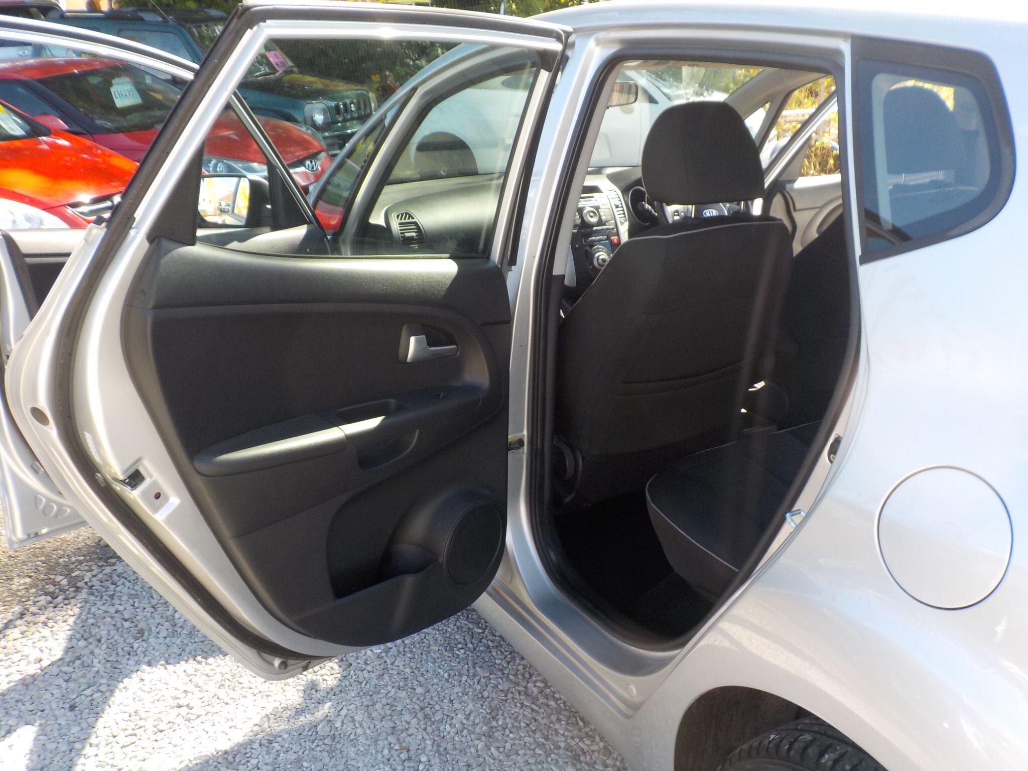 Kia Venga 1.4 EcoDynamics 2 Euro 5 (s/s) 5dr