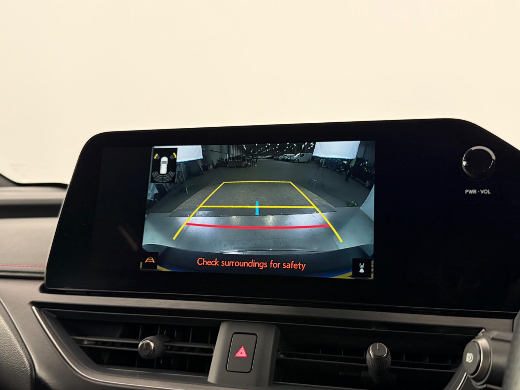 Lexus Ux view 33