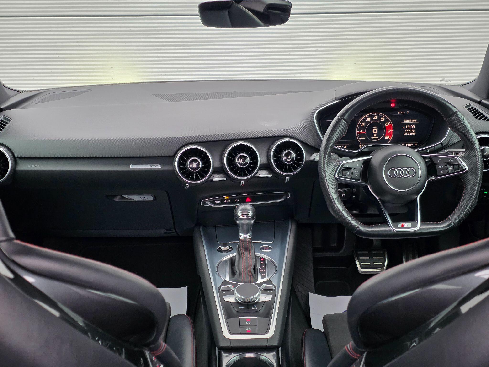 Audi TT view 14