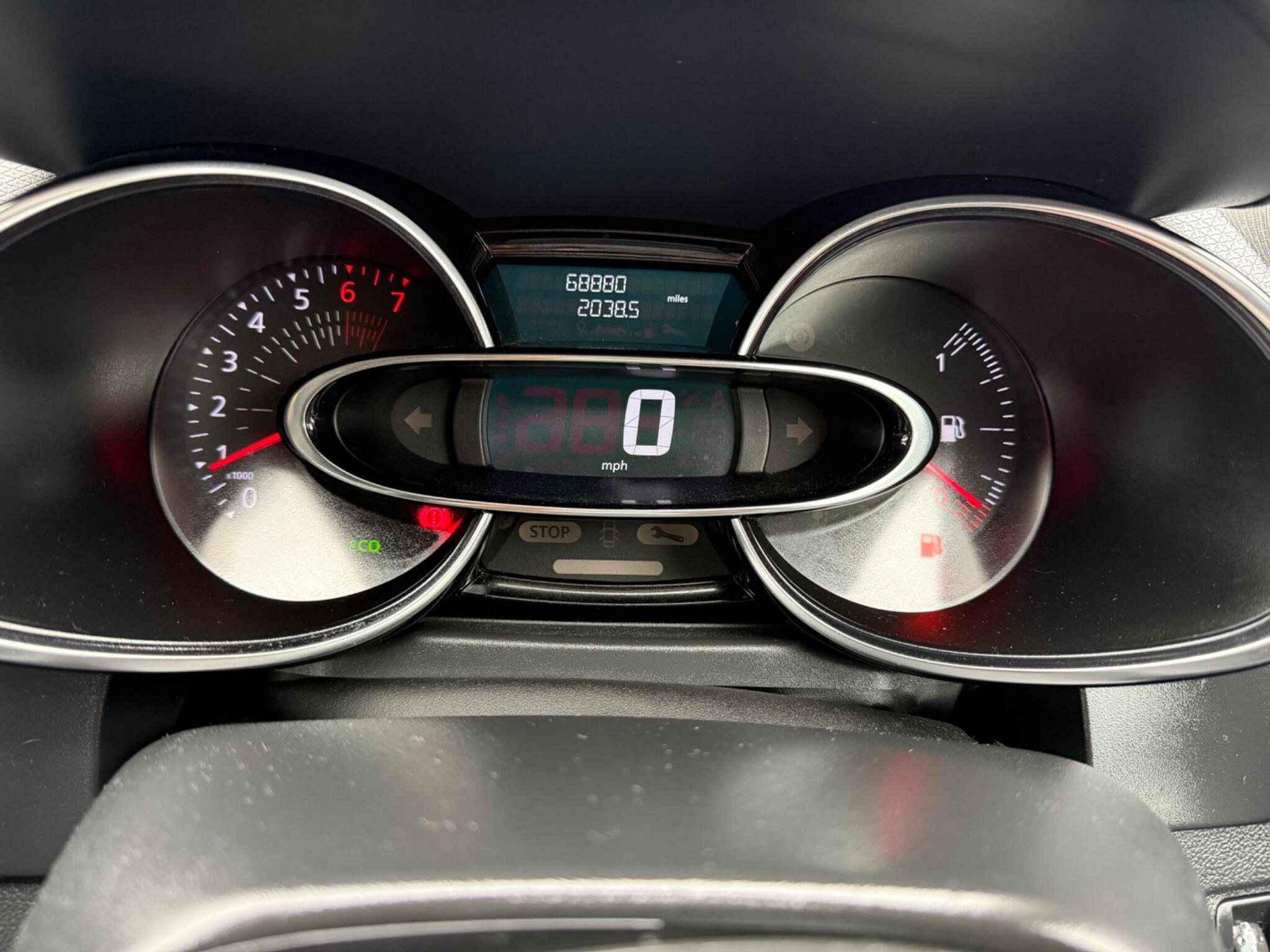 Renault Clio view 39