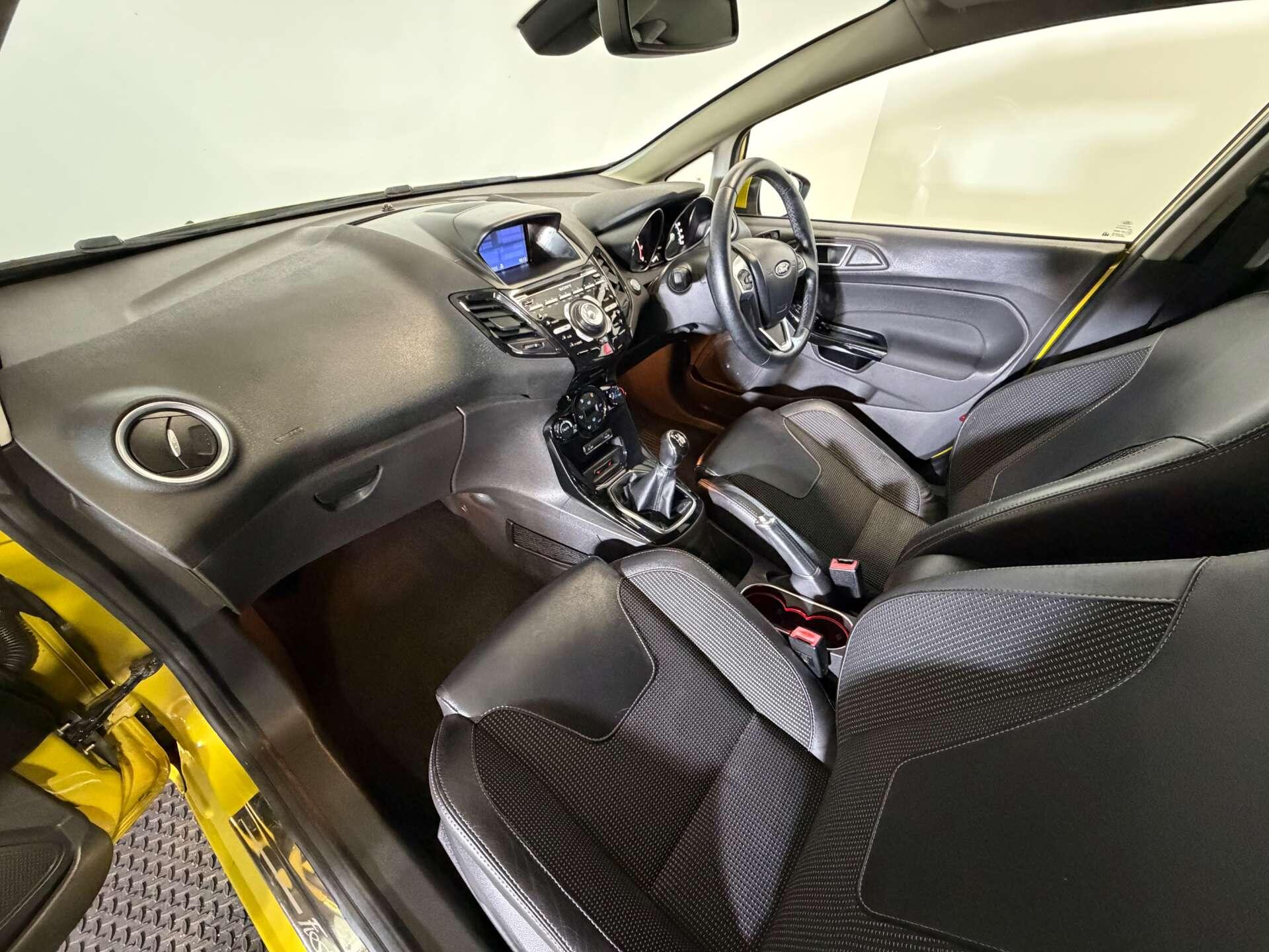 Ford Fiesta view 56