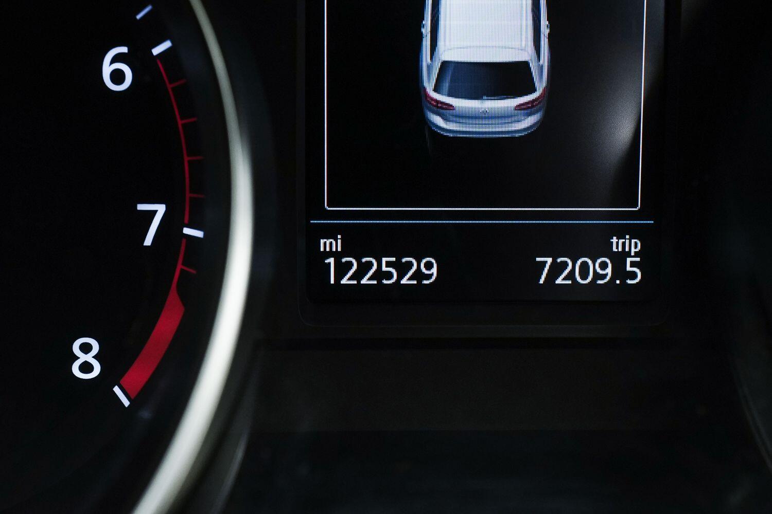 Volkswagen Passat view 21