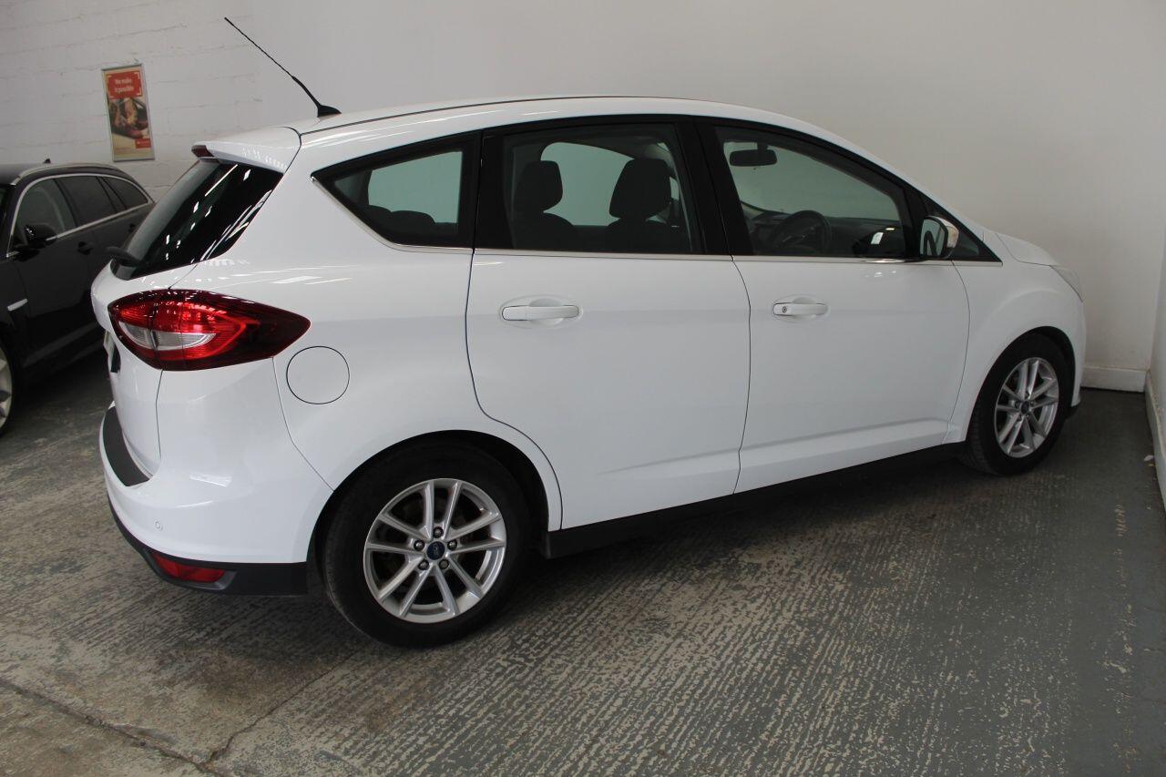Ford C-Max view 11