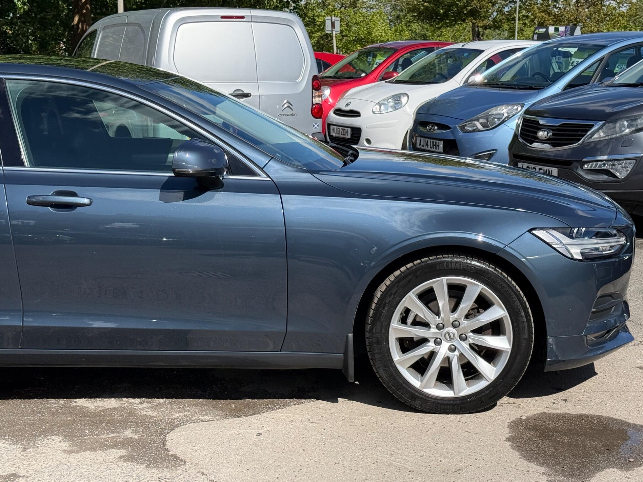 Volvo S90 - Image 21
