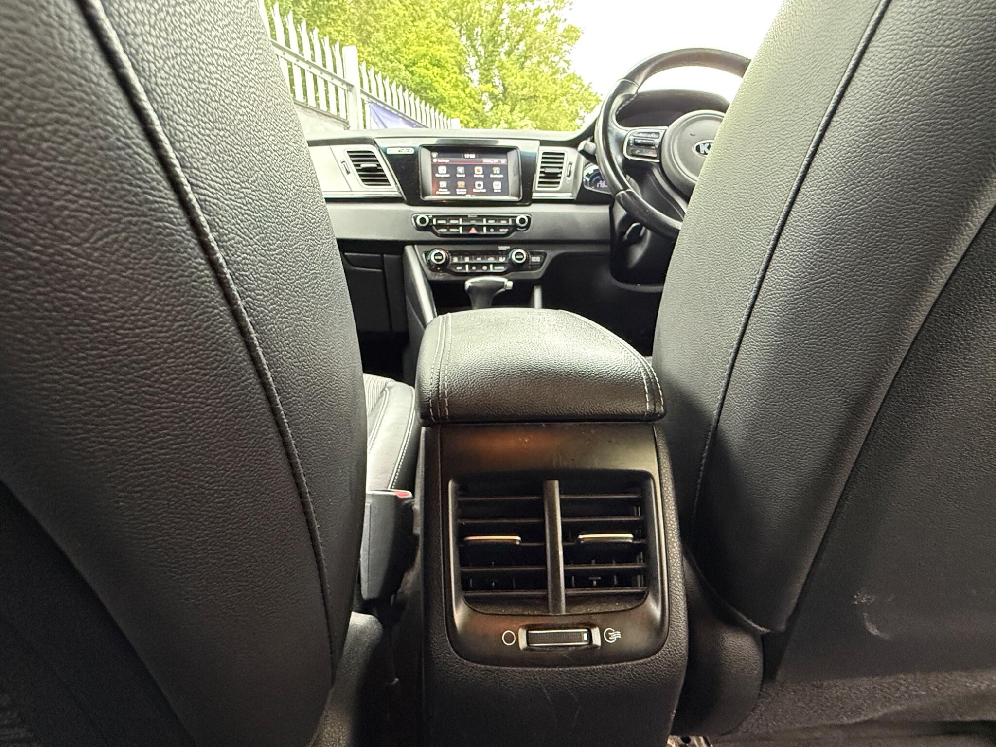 2018 Kia Niro image 22