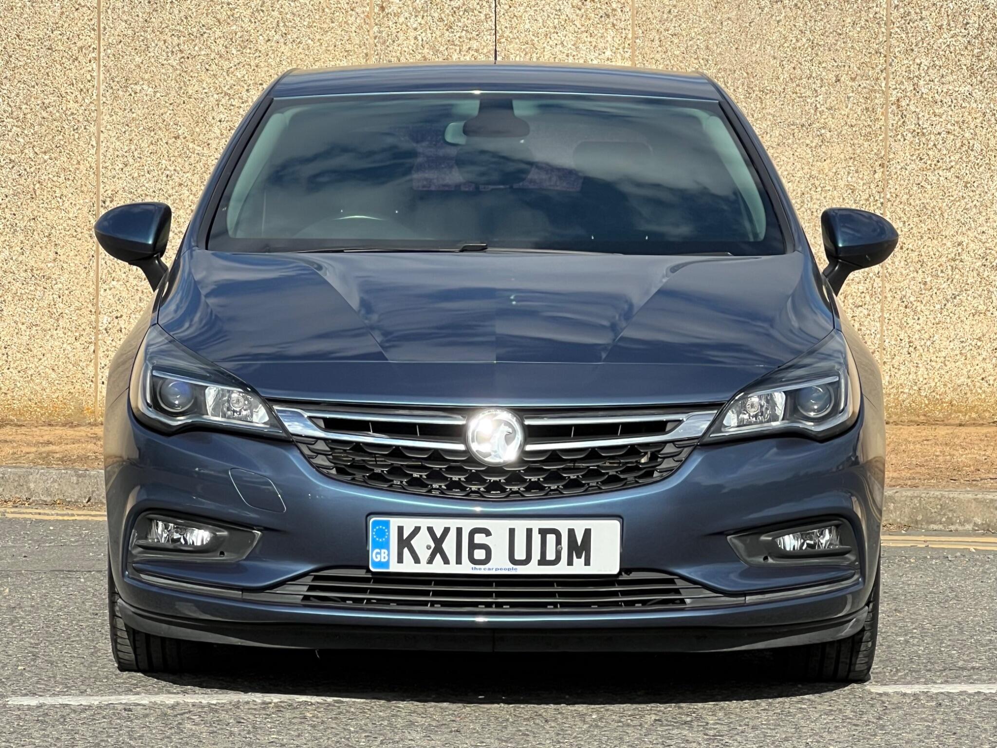 Vauxhall Astra view 3