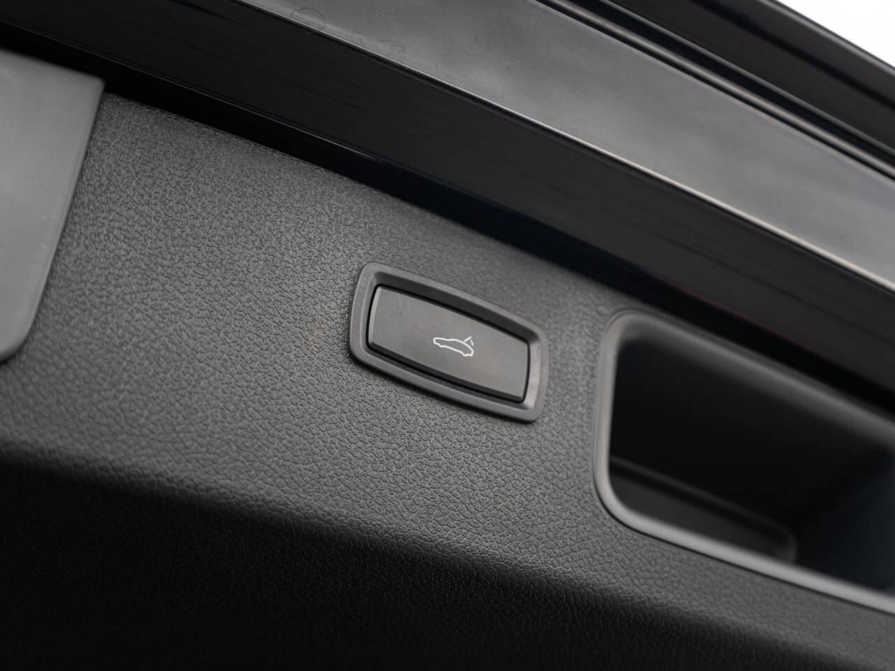 Porsche Macan view 43