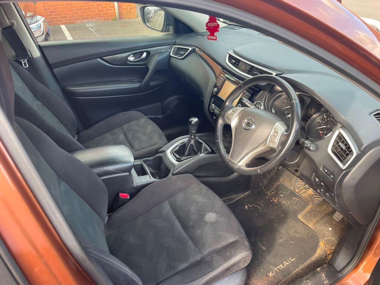Nissan X-Trail view 5