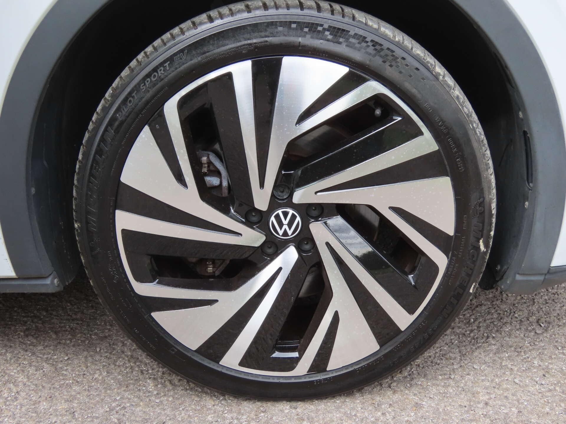 Volkswagen Id.5 view 7