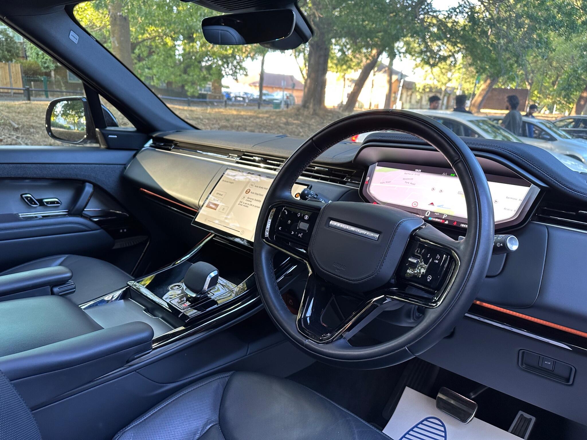 Land Rover Range Rover Sport view 11