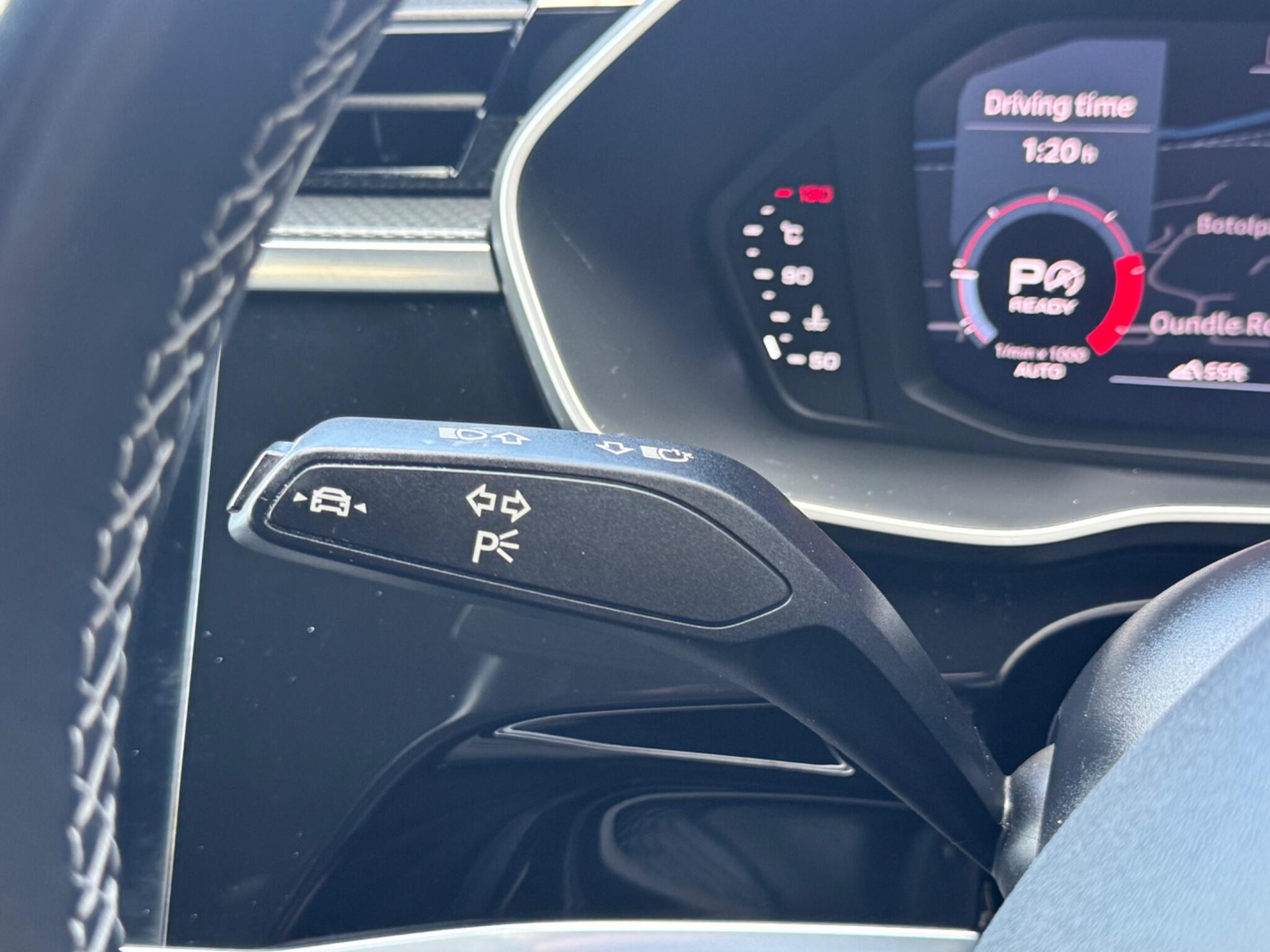 Audi Q3 view 24