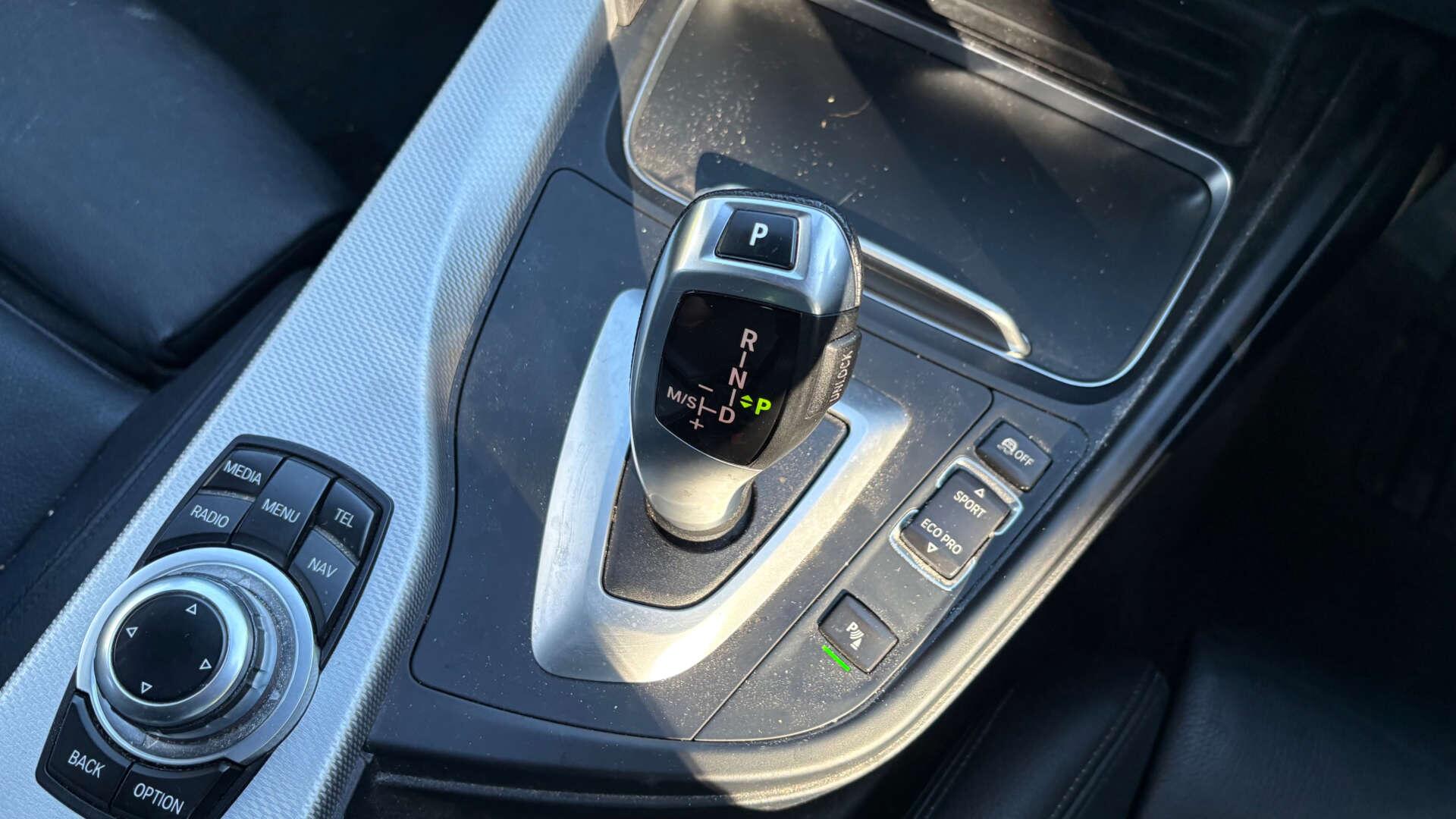 BMW 3 Series view 30