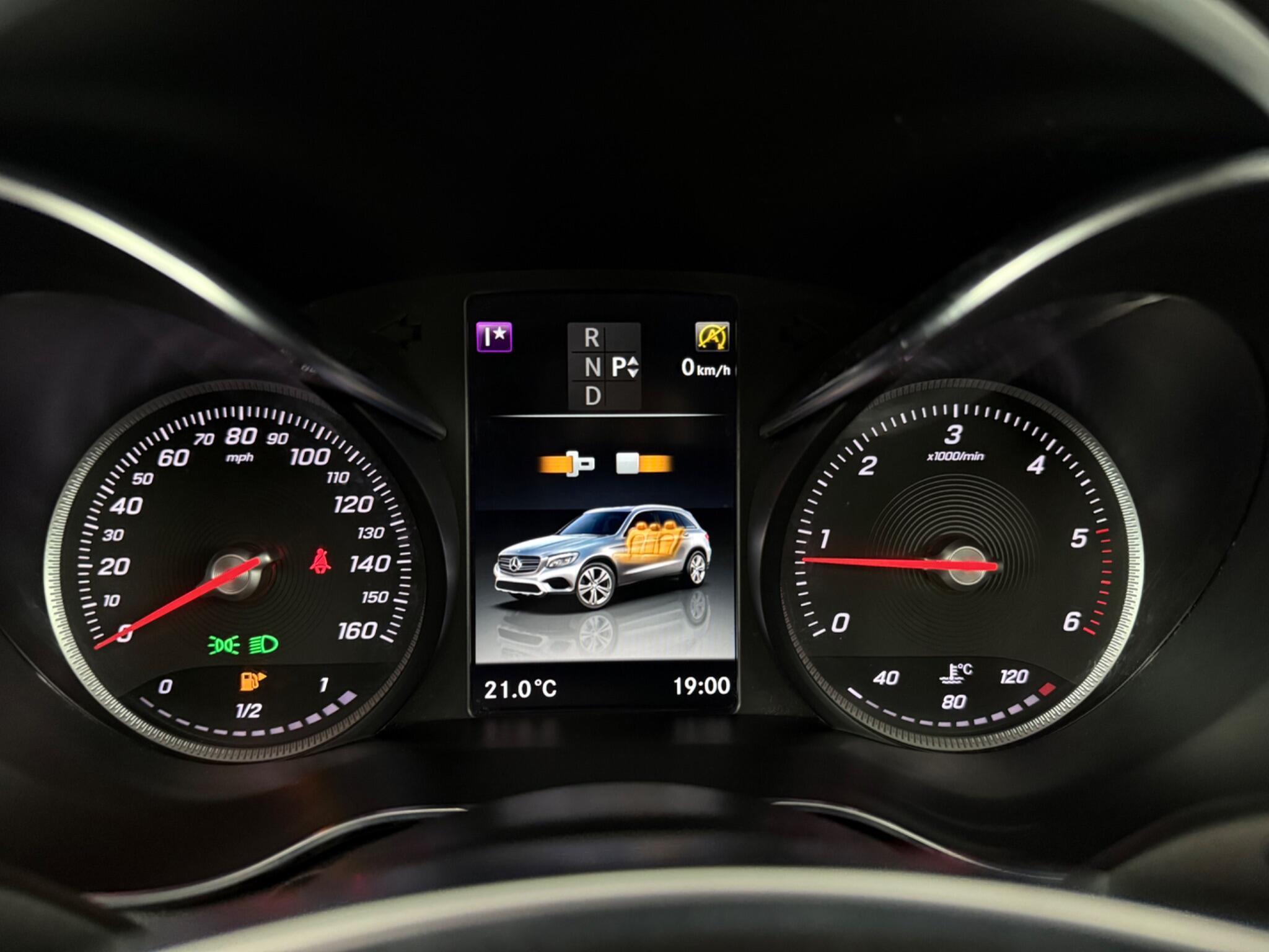 Mercedes-Benz GLC view 16