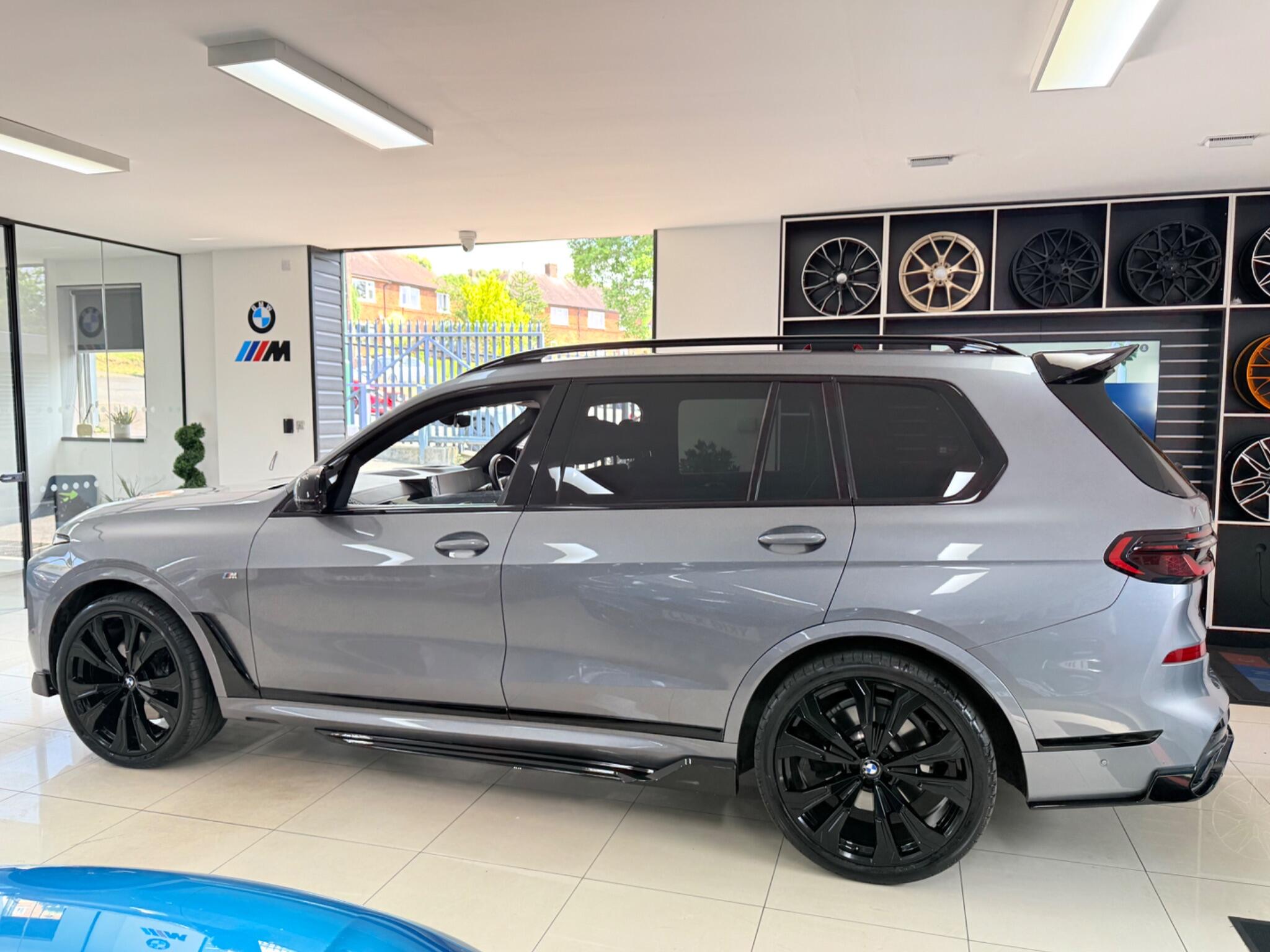 BMW X7 view 40