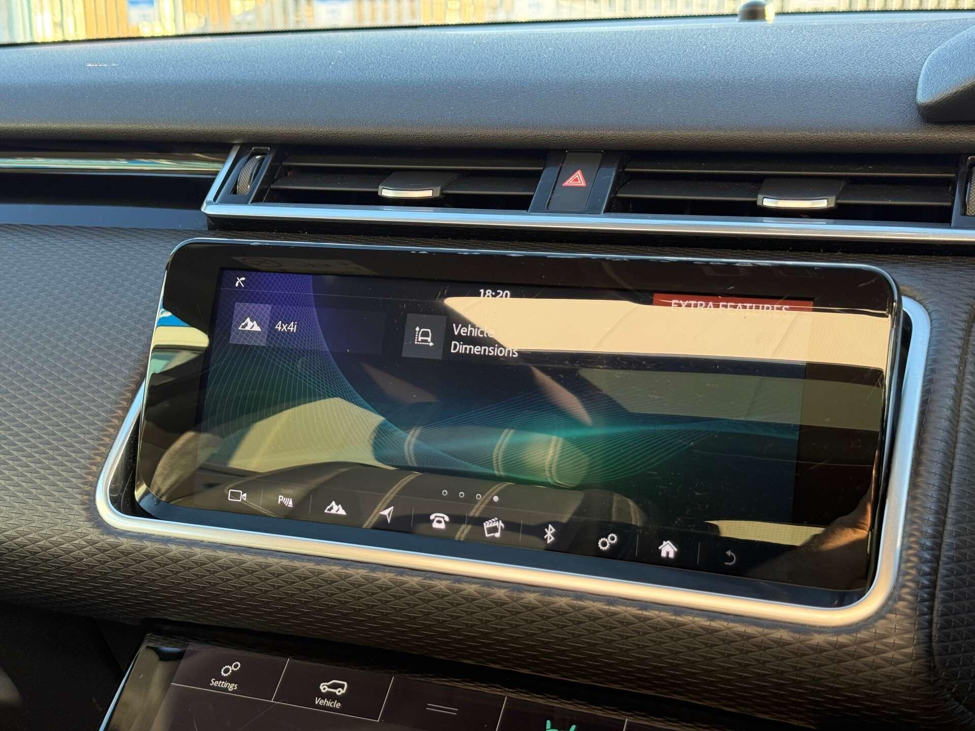 Land Rover Range Rover Velar view 61