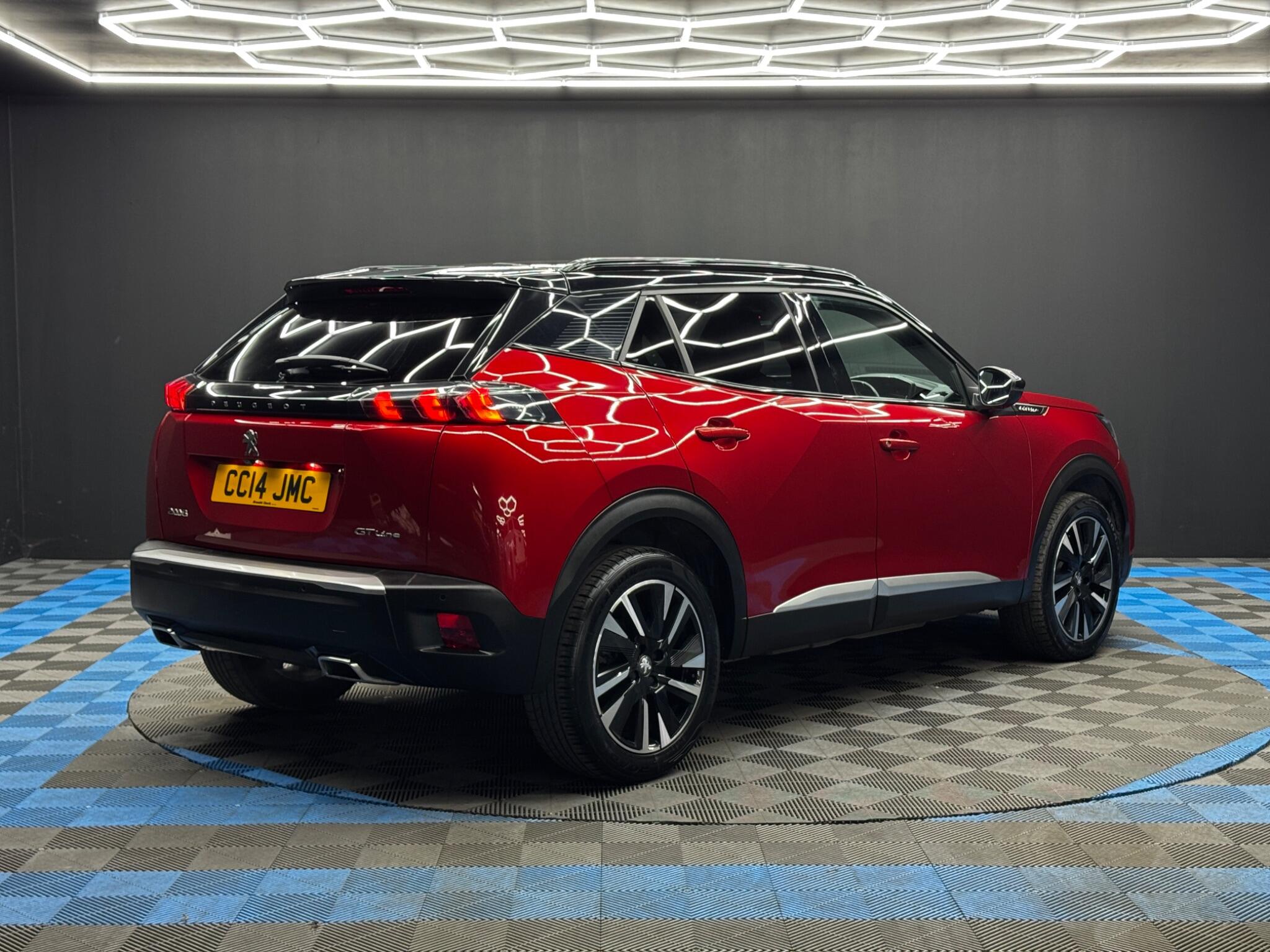 Peugeot 2008 view 5