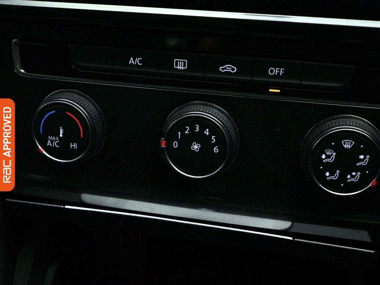 Volkswagen Golf view 19