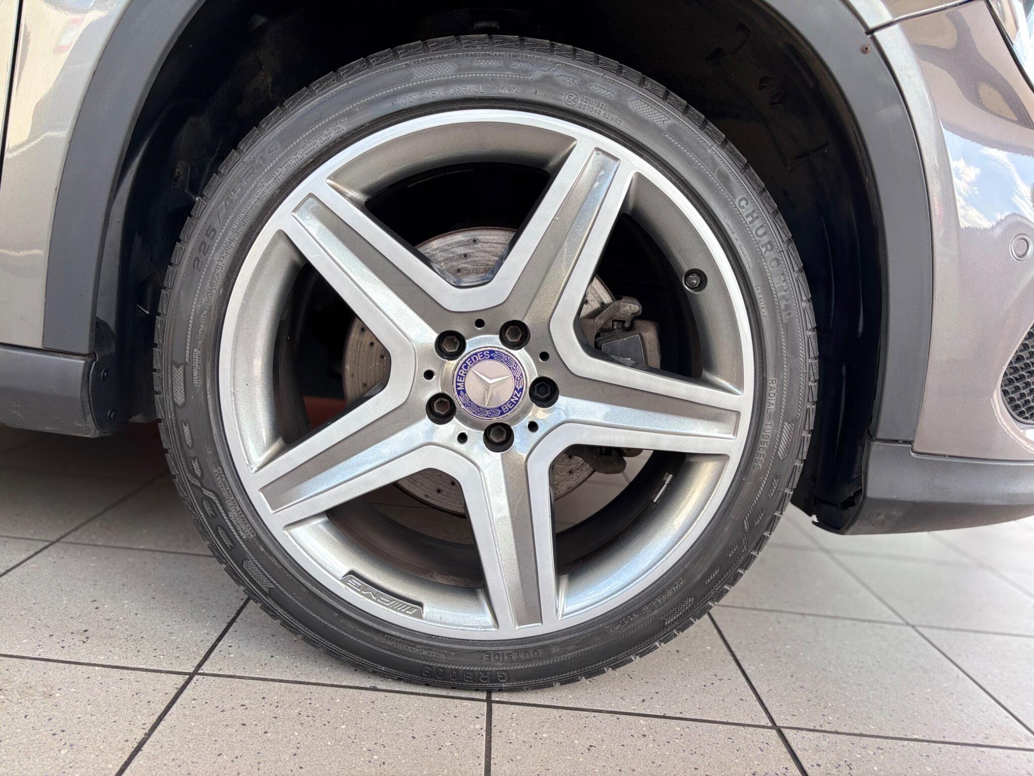 Mercedes-Benz Gla view 16